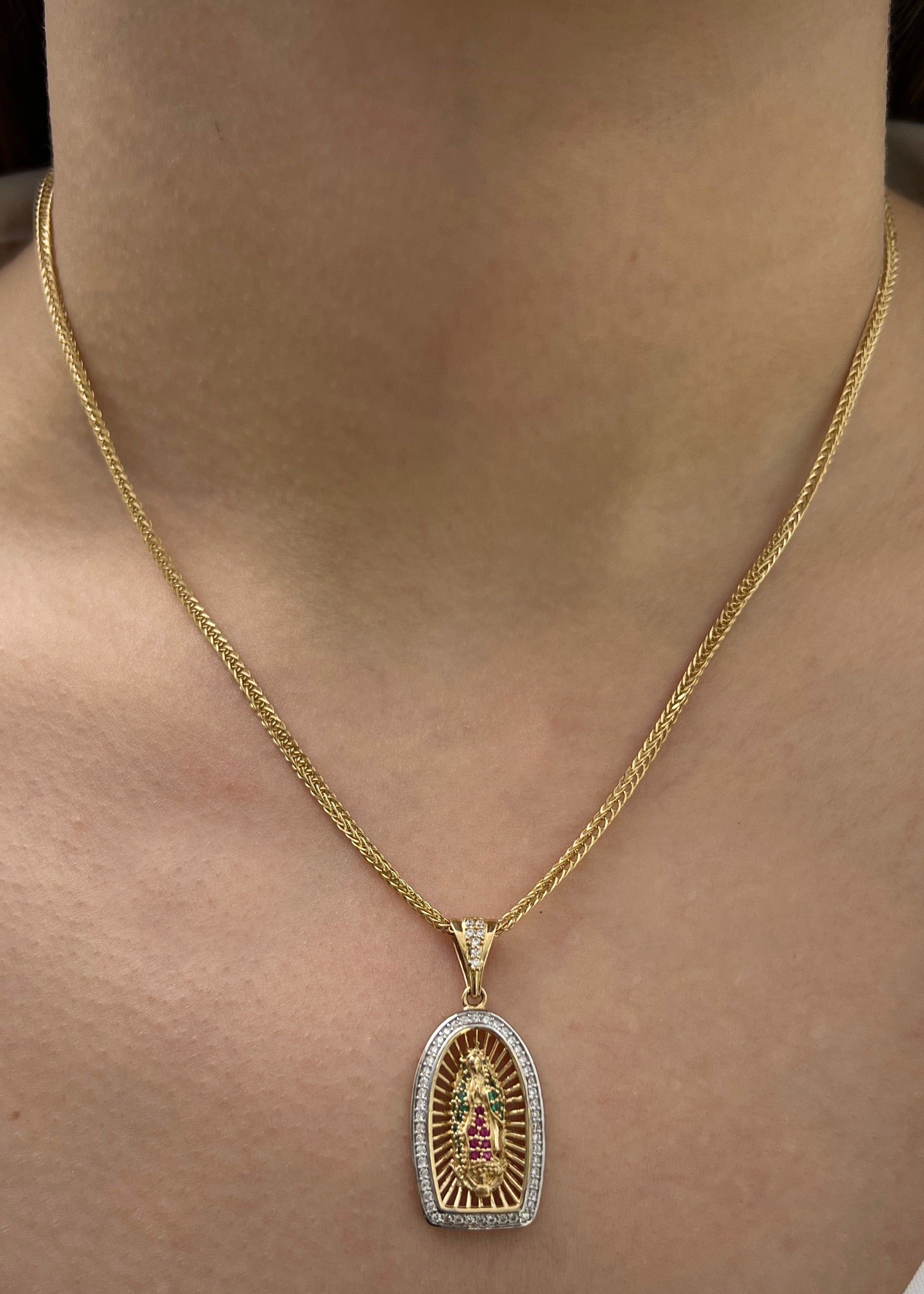 Dije virgen de guadalupe 3.75gr / Largo 3.4cm / Oro Amarillo Nac*