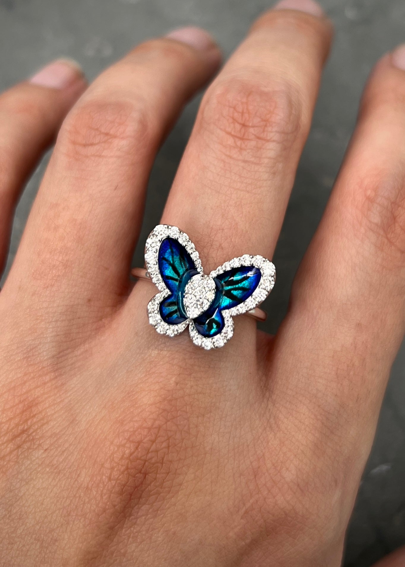 Anillo Mariposa con 44pts de diamantes 4gr / TALLA 6 1/2 / Oro Blanco (Joya) M