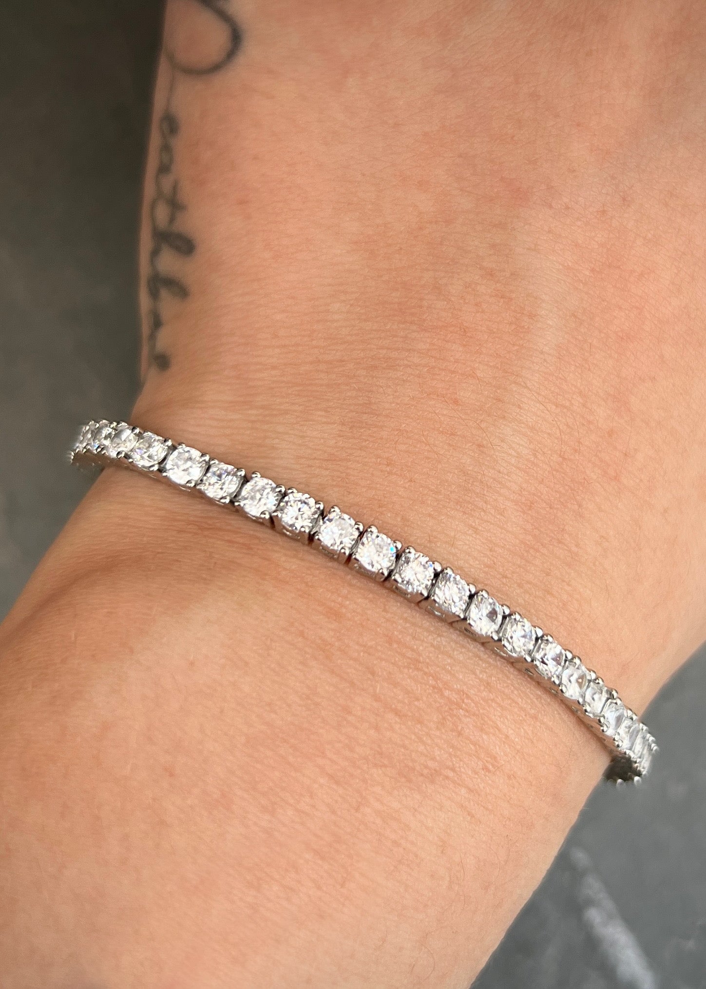 Pulso tenis con swarovski blanco 13.5gr / Largo 17.5cm / Plata P