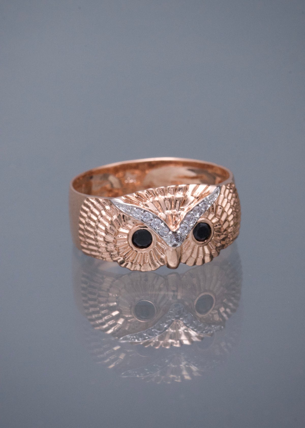 Anillo Buho con Swarovski Negro 4.8gr / Talla 11 — Oro Rosado