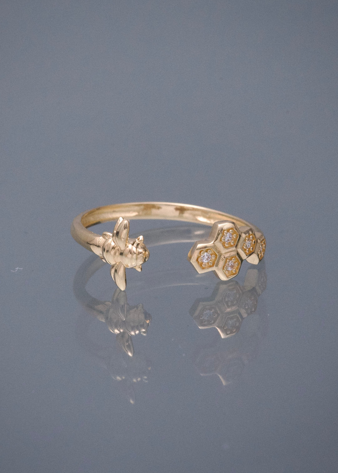 Anillo con Swarovski Blanco 1.4gr / Talla 6 — Oro Amarillo