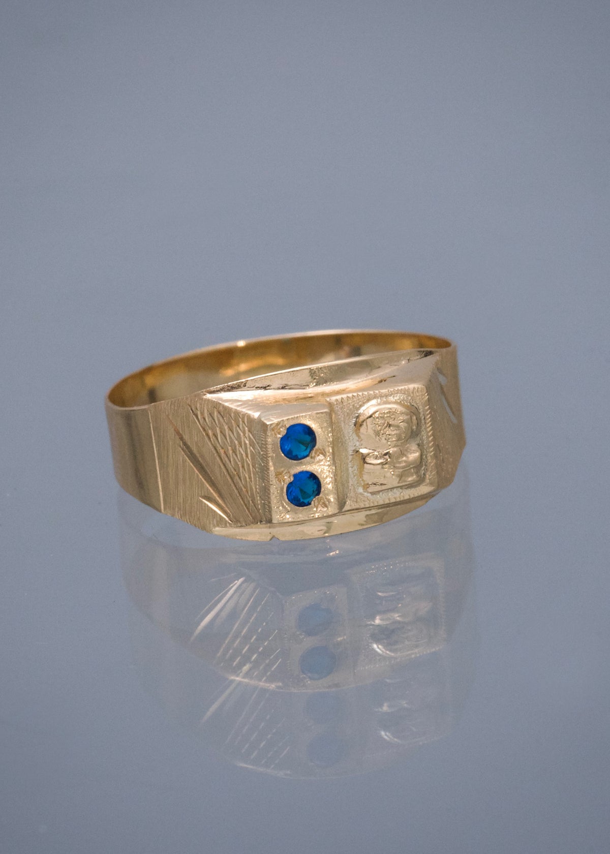 Anillo con Swarovski Azul 2.45gr / Talla 9 1/4 — Oro Amarillo