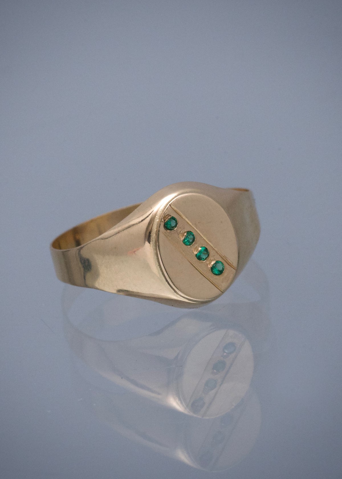 Anillo con Swarovski Verde 2gr / Talla 8 1/2 — Oro Amarillo