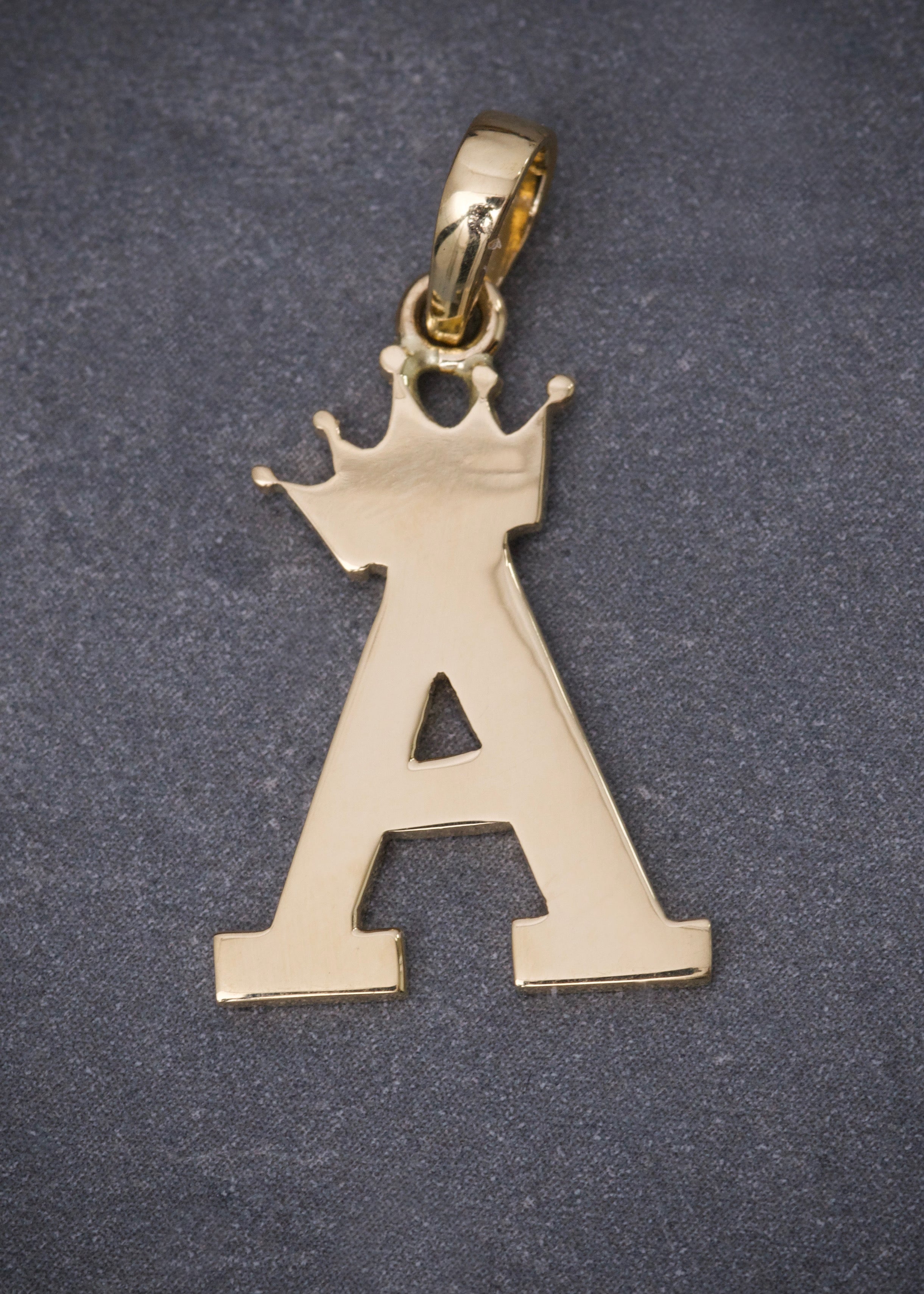 Dije letra A 2.5gr / Largo 2.6cm / Oro Amarillo Nac B