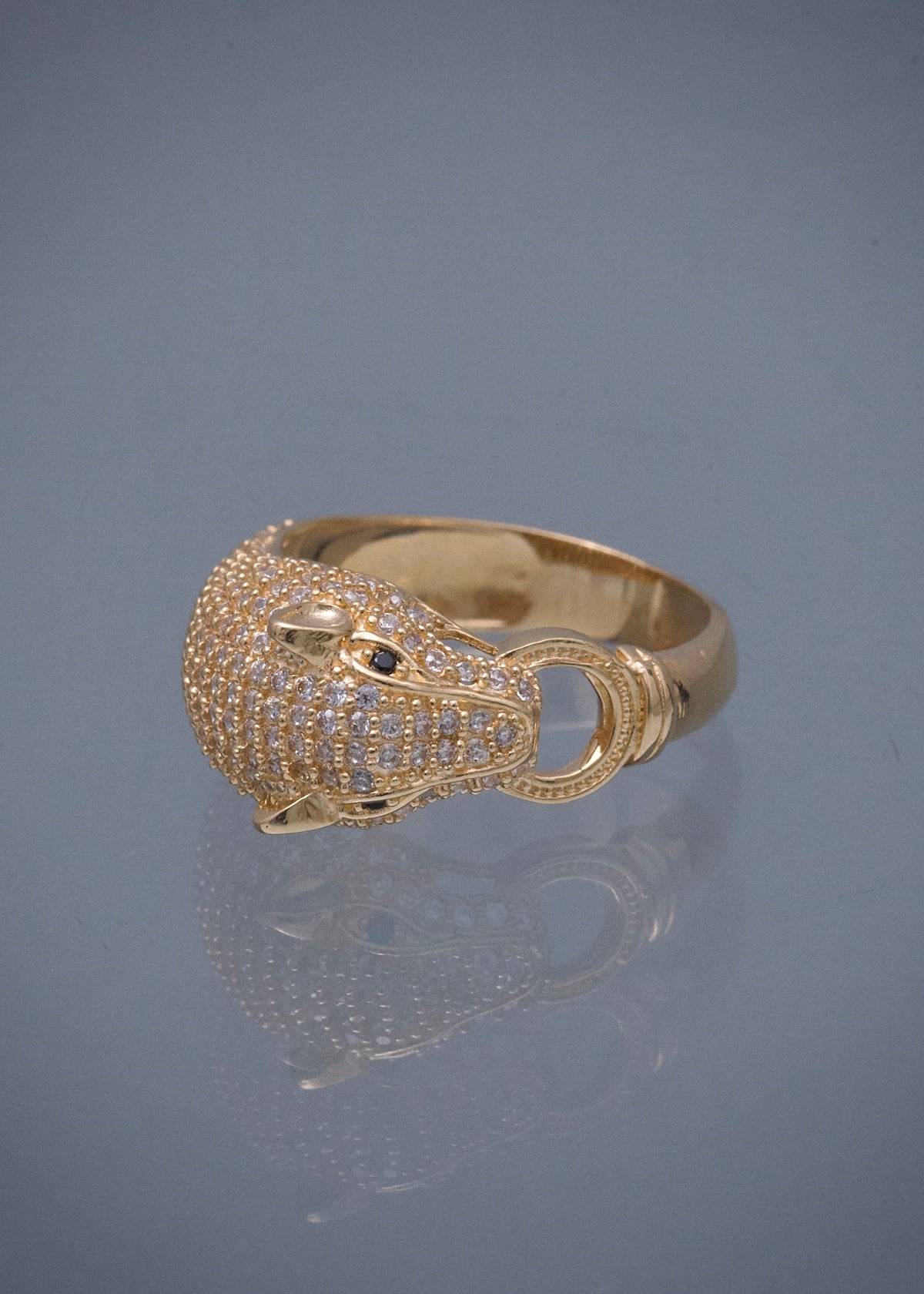 Anillo Pantera con Swarovski Blanco y Negro 4.4gr / Talla 6 1/4 — Oro Amarillo