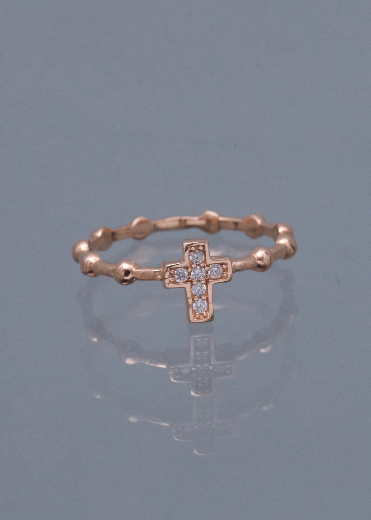 Anillo Cruz con Swarovski Blanco 1.65gr / Talla 6 1/4 — Oro Rosado