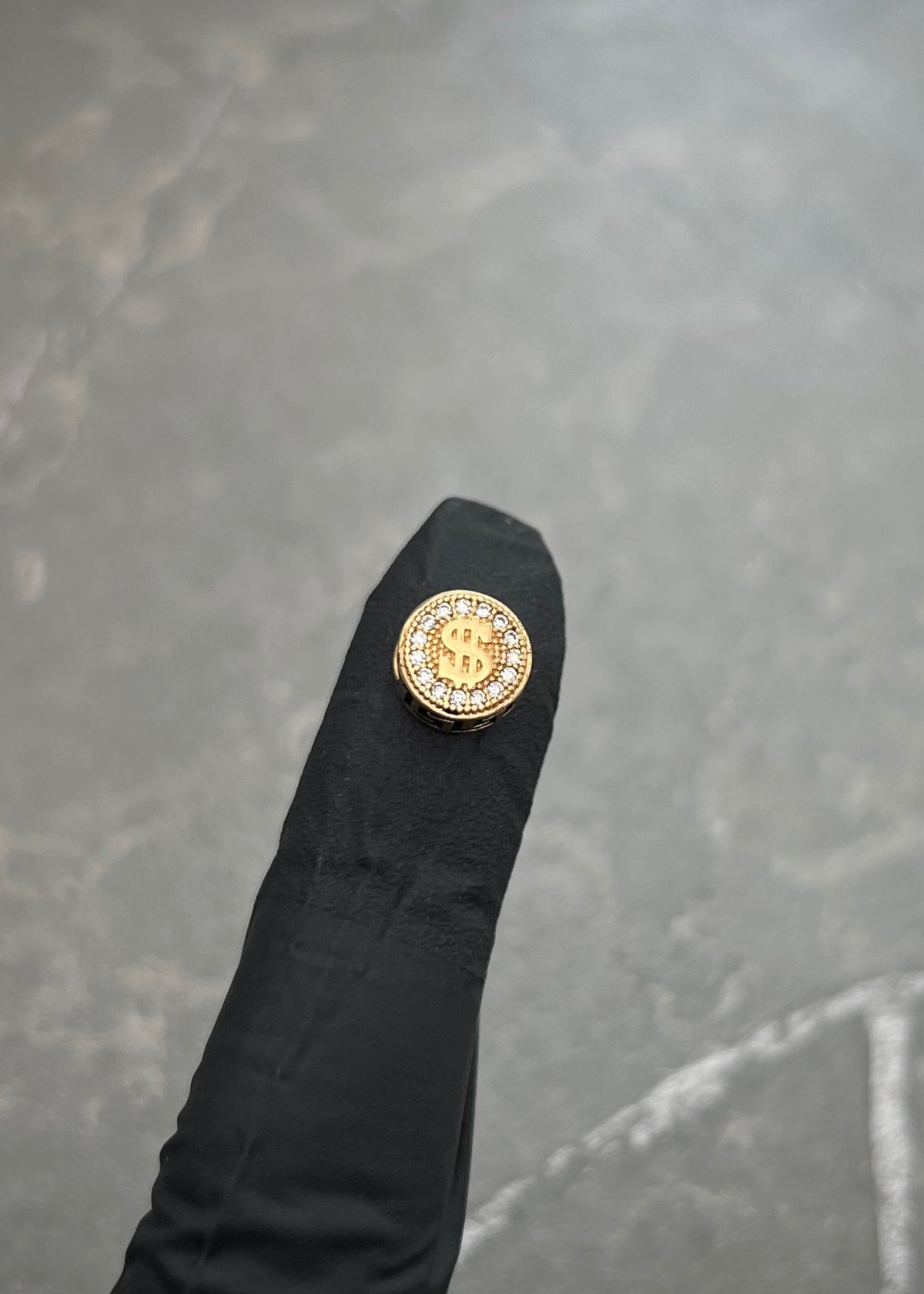 Herraje Signo Peso con Swarovski Blanco 1.7gr / 0.8cm / 8mm — Oro Amarillo