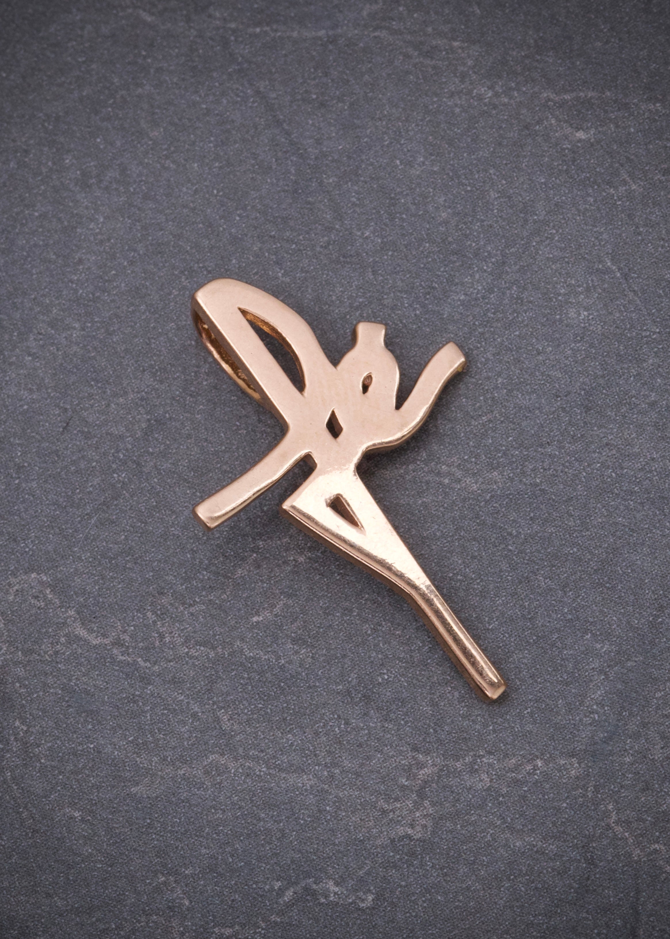 Dije fe 1.7gr / Largo 2.7cm / Oro Rosado Nac M