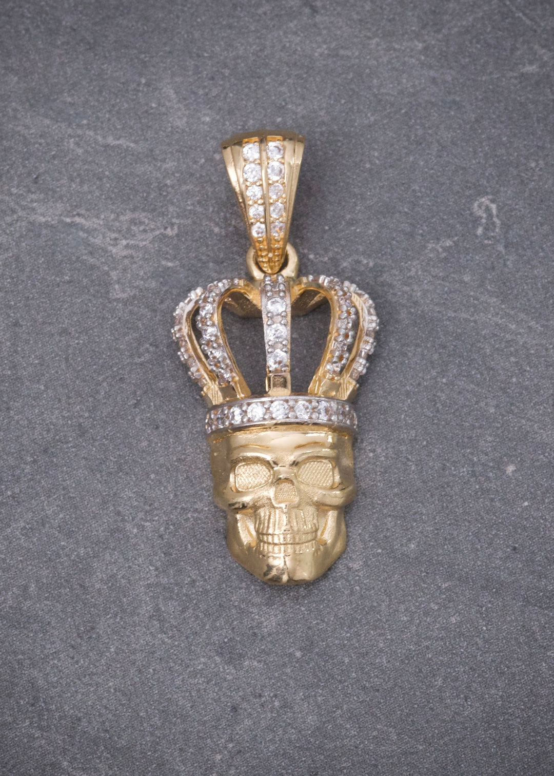 Dije Calavera con Swarovski Blanco 4.2gr / 3cm / 13mm — Oro Amarillo