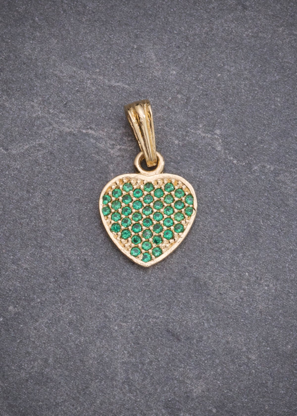 Dije Corazon con Swarovski Verde 1.1gr / 1.7cm / 10mm — Oro Amarillo