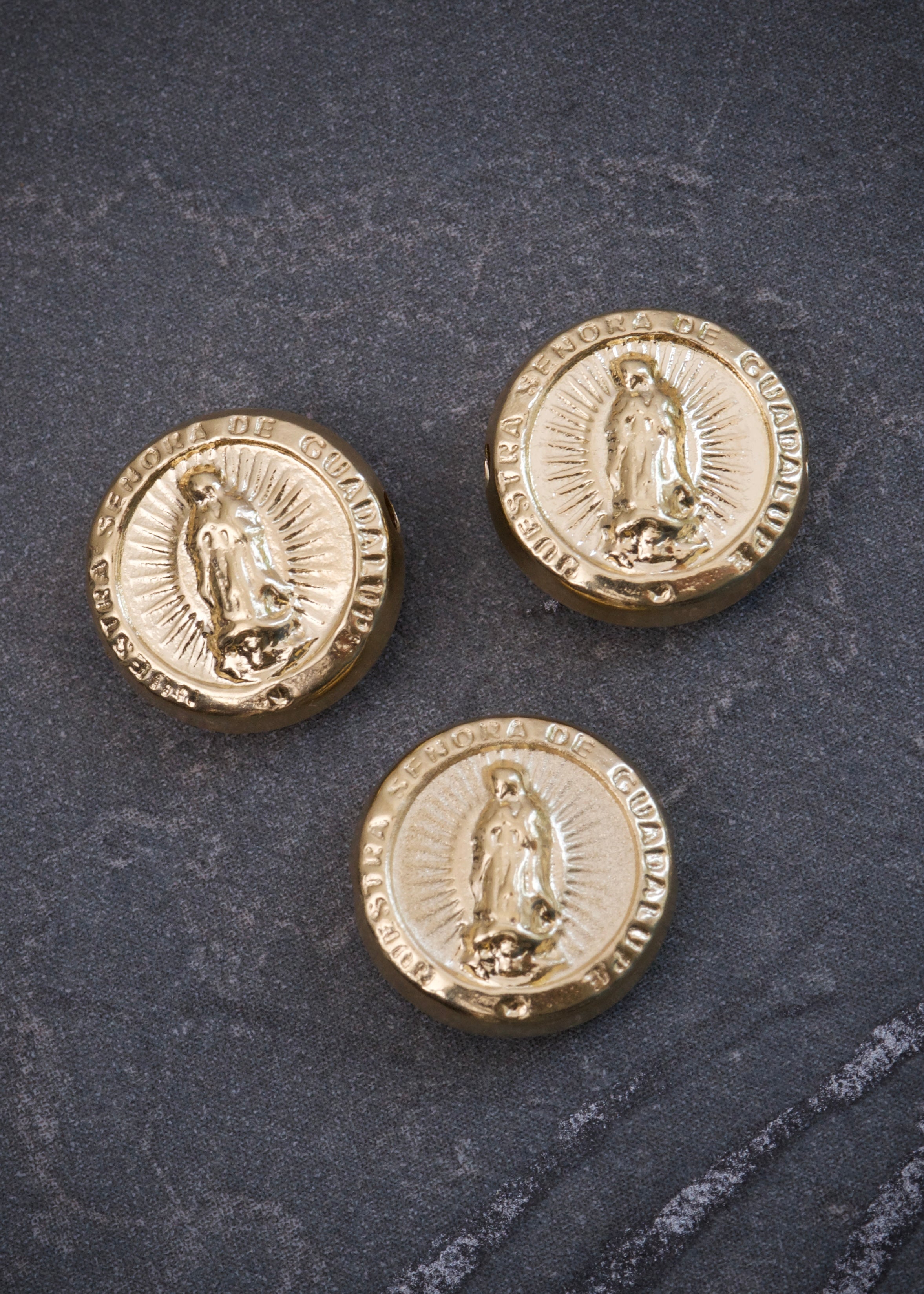 Herraje virgen de guadalupe 0.6gr / Largo 1.1cm / Oro Amarillo Nac B