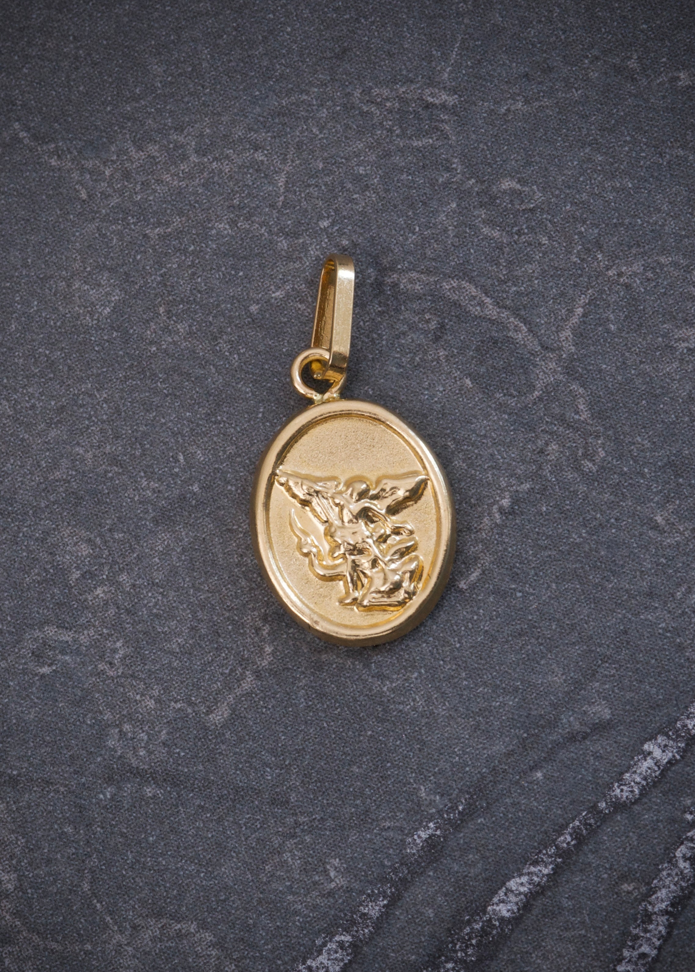 Dije arcangel san miguel 0.5gr / Largo 1.7cm / Oro Amarillo Nac M