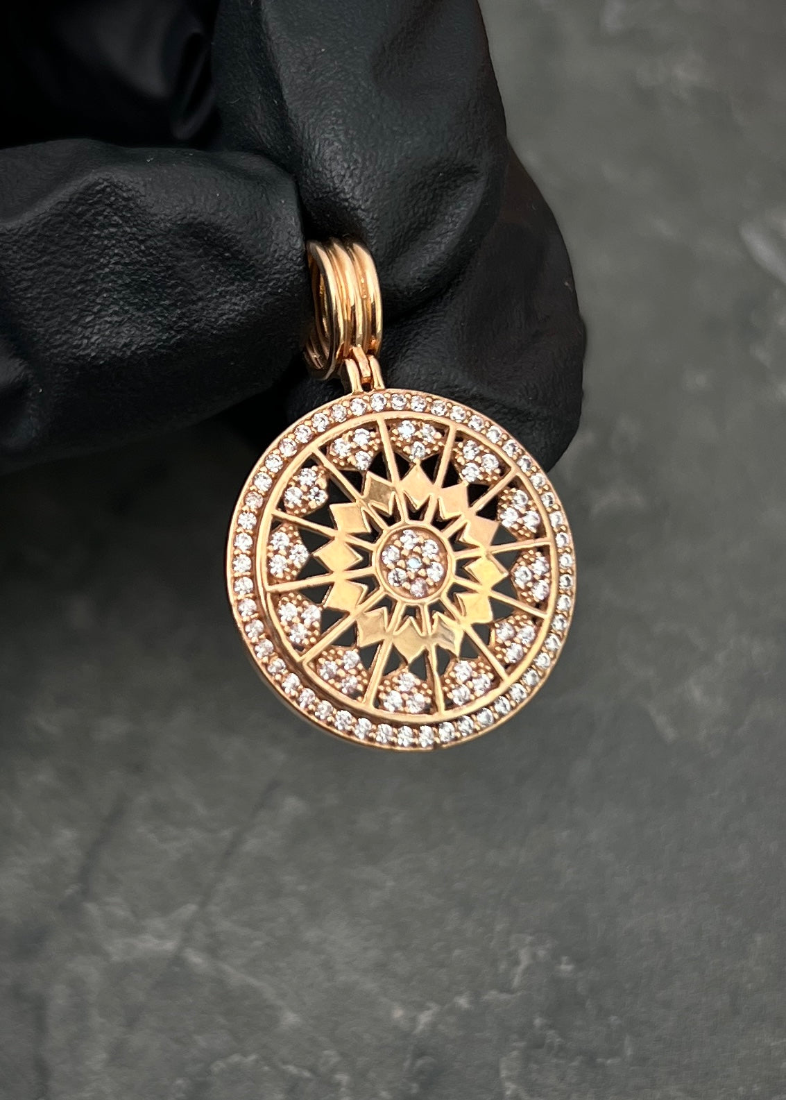 Dije con swarovski blanco 4gr / Largo 3cm / Oro Rosado Nac M