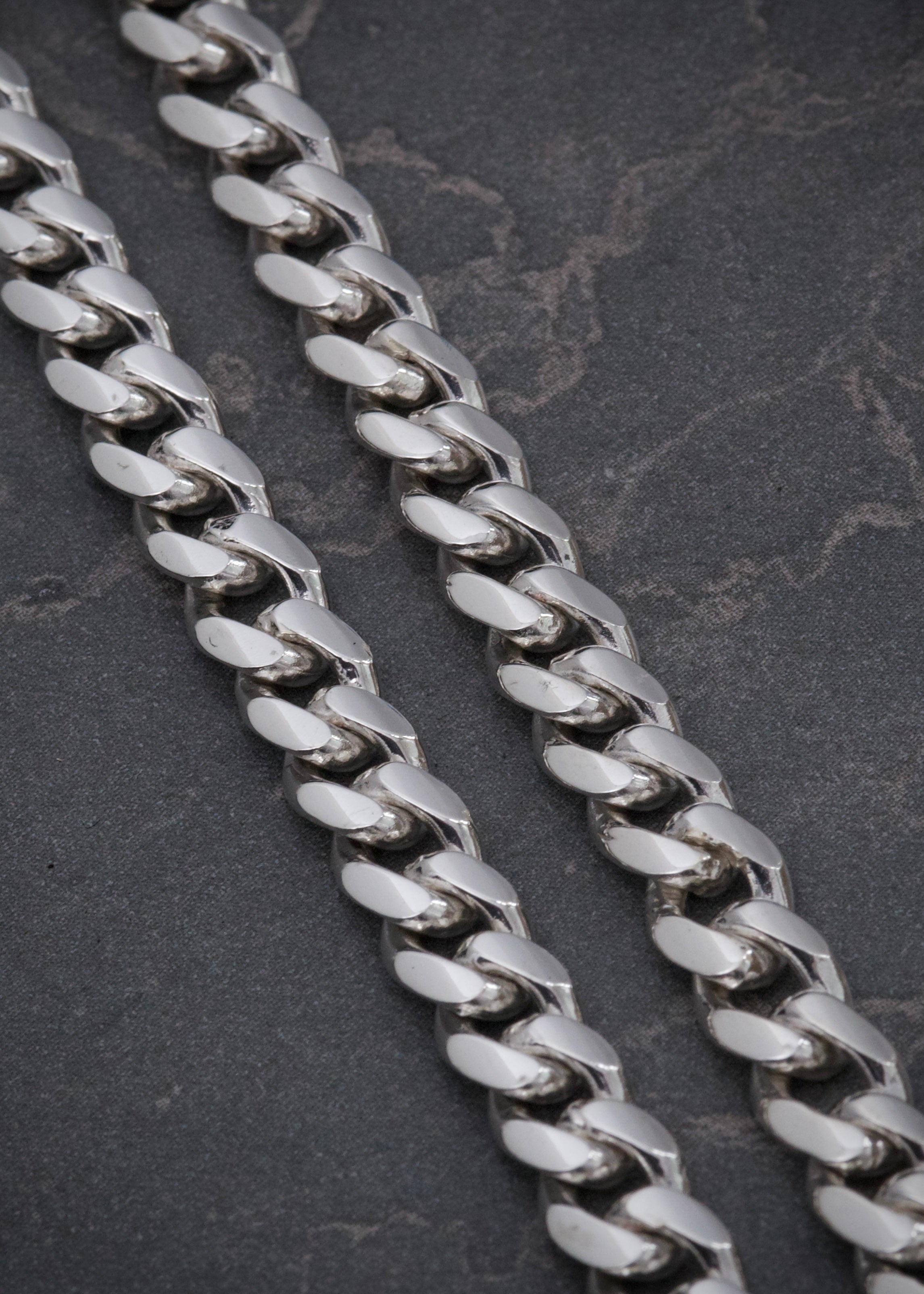 Cadena cubana 40.85gr / Largo 55cm / — — Plata
