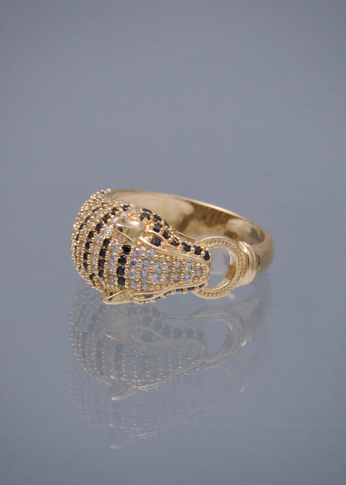 Anillo Pantera con Swarovski Negro y Blanco 4.4gr / Talla 5 3/4 — Oro Amarillo
