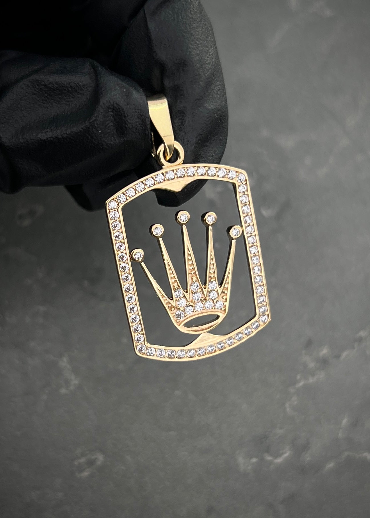 Dije rx con swarovski blanco 4.1gr / Largo 3.7cm / Oro Amarillo Nac B