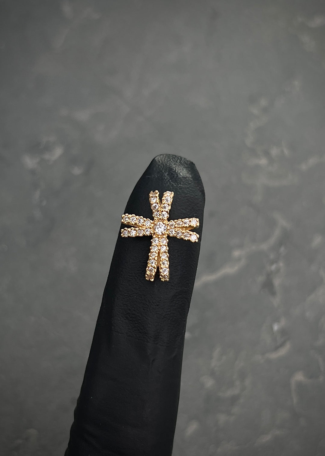 Dije cruz conswarovski blanco 1gr / Largo 1.9cm — Oro Amarillo