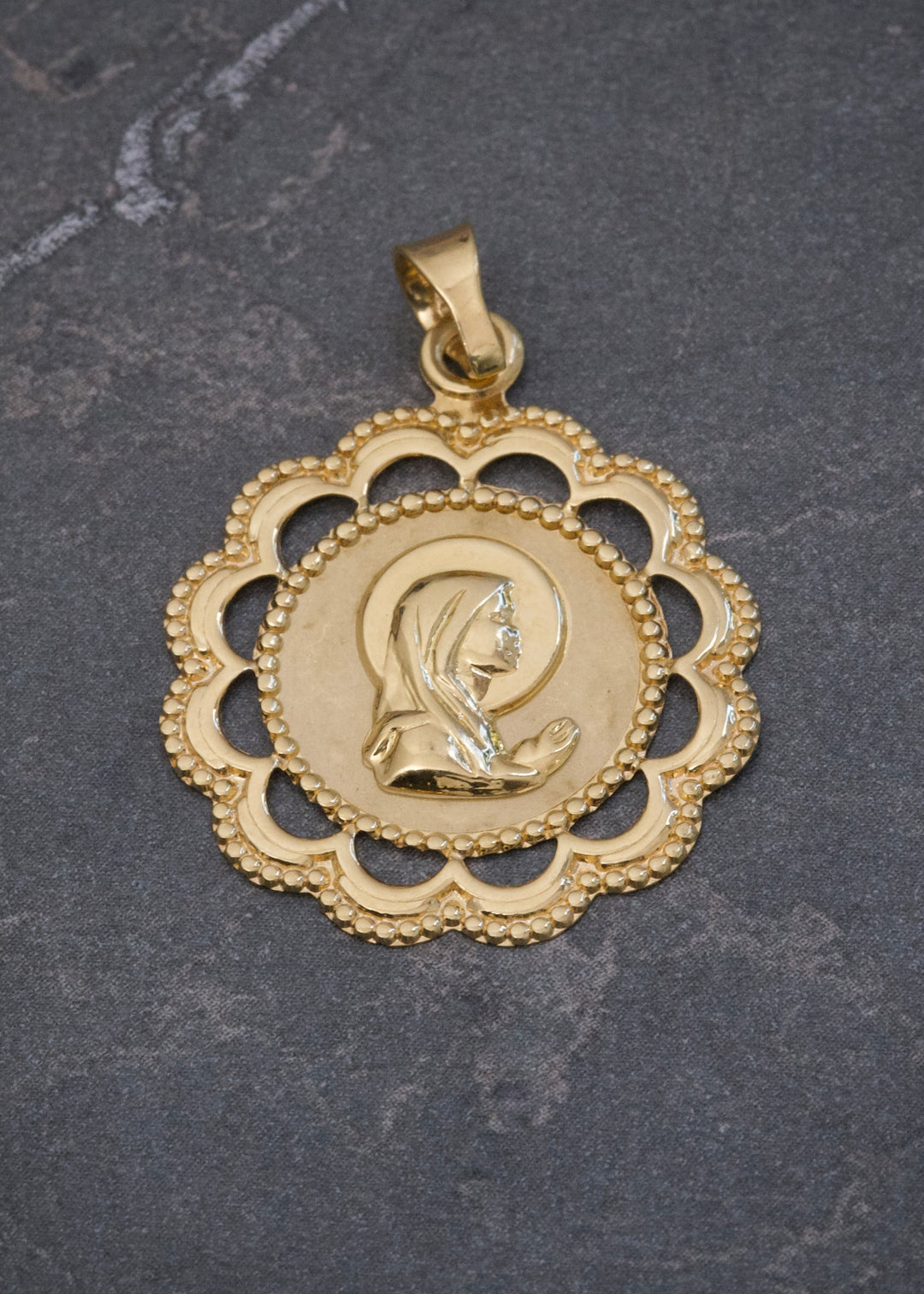 Dije Virgen 1.5gr / 3cm / 22.5mm — Oro Amarillo