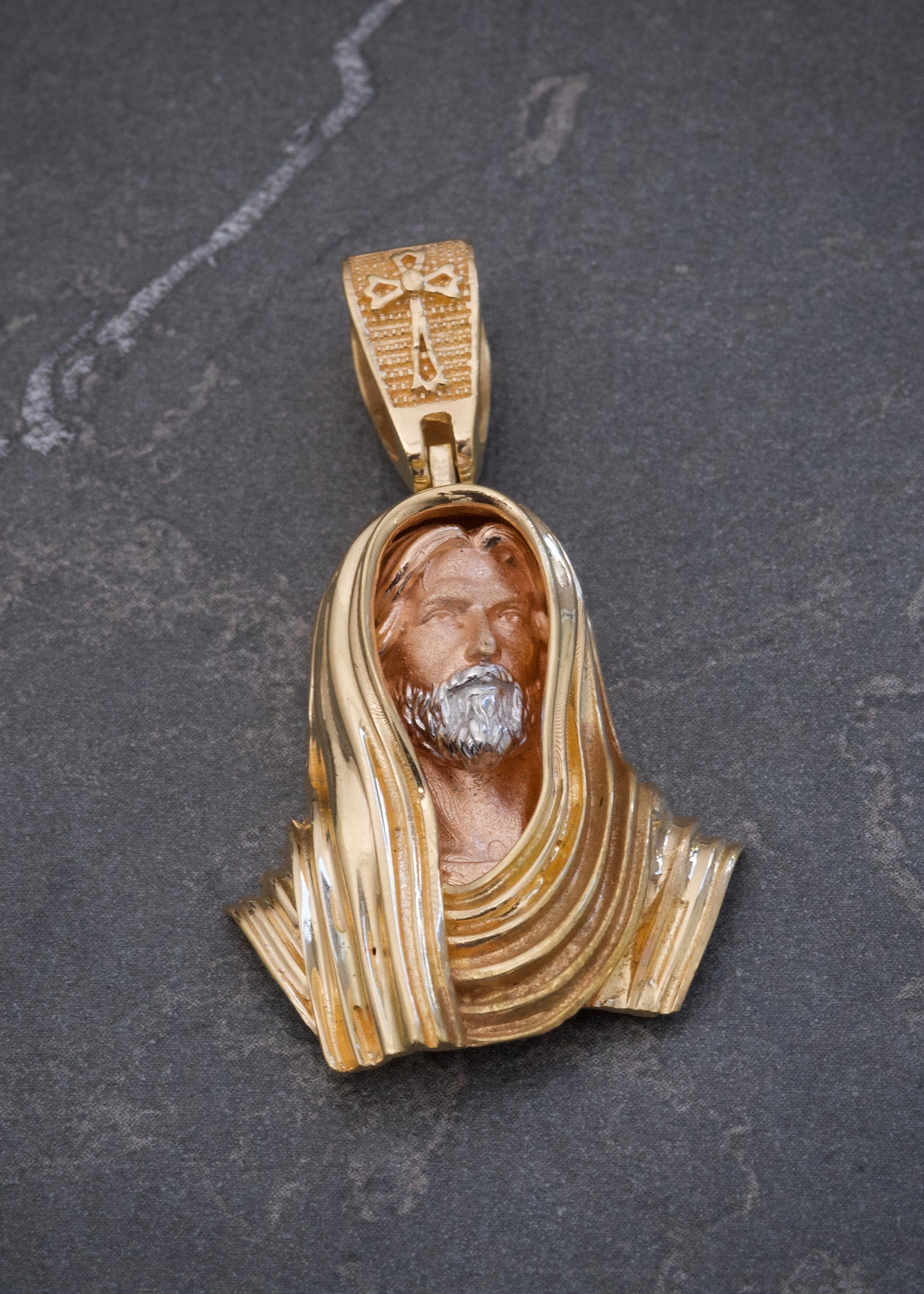 Dije Jesus 8.8gr / 3.7cm / 23mm — Tres Oros