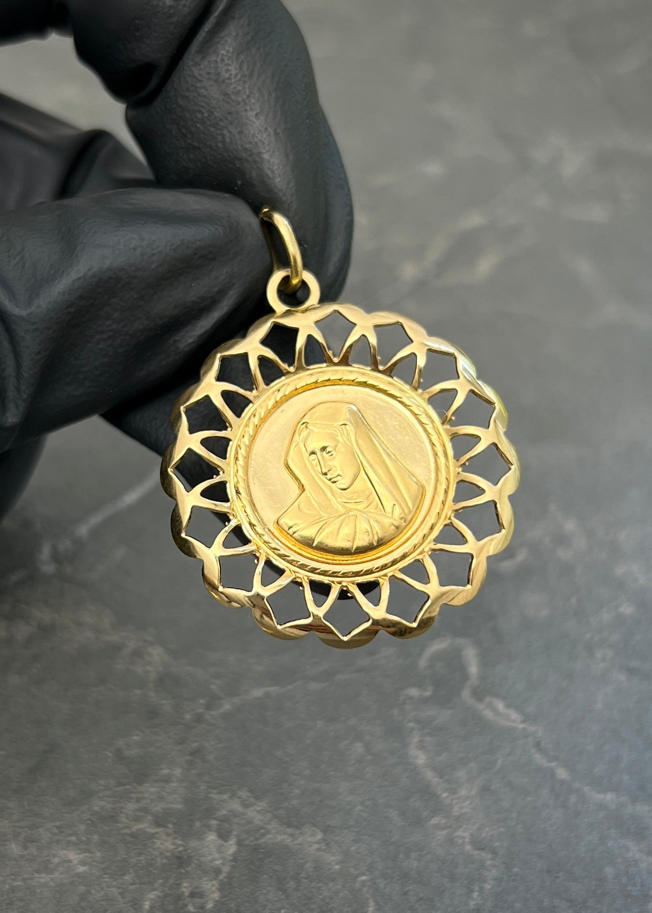 Dije Virgen 4.7gr / 3.8cm / 30mm — Oro Amarillo