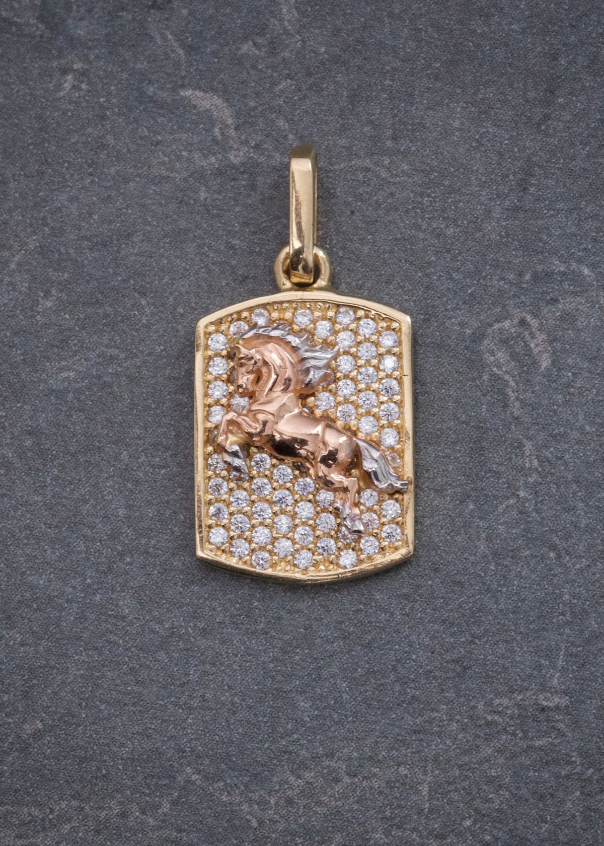 Dije Caballo con Swarovski Blanco 2.4gr / 2.2cm / 11mm — Dos Oros