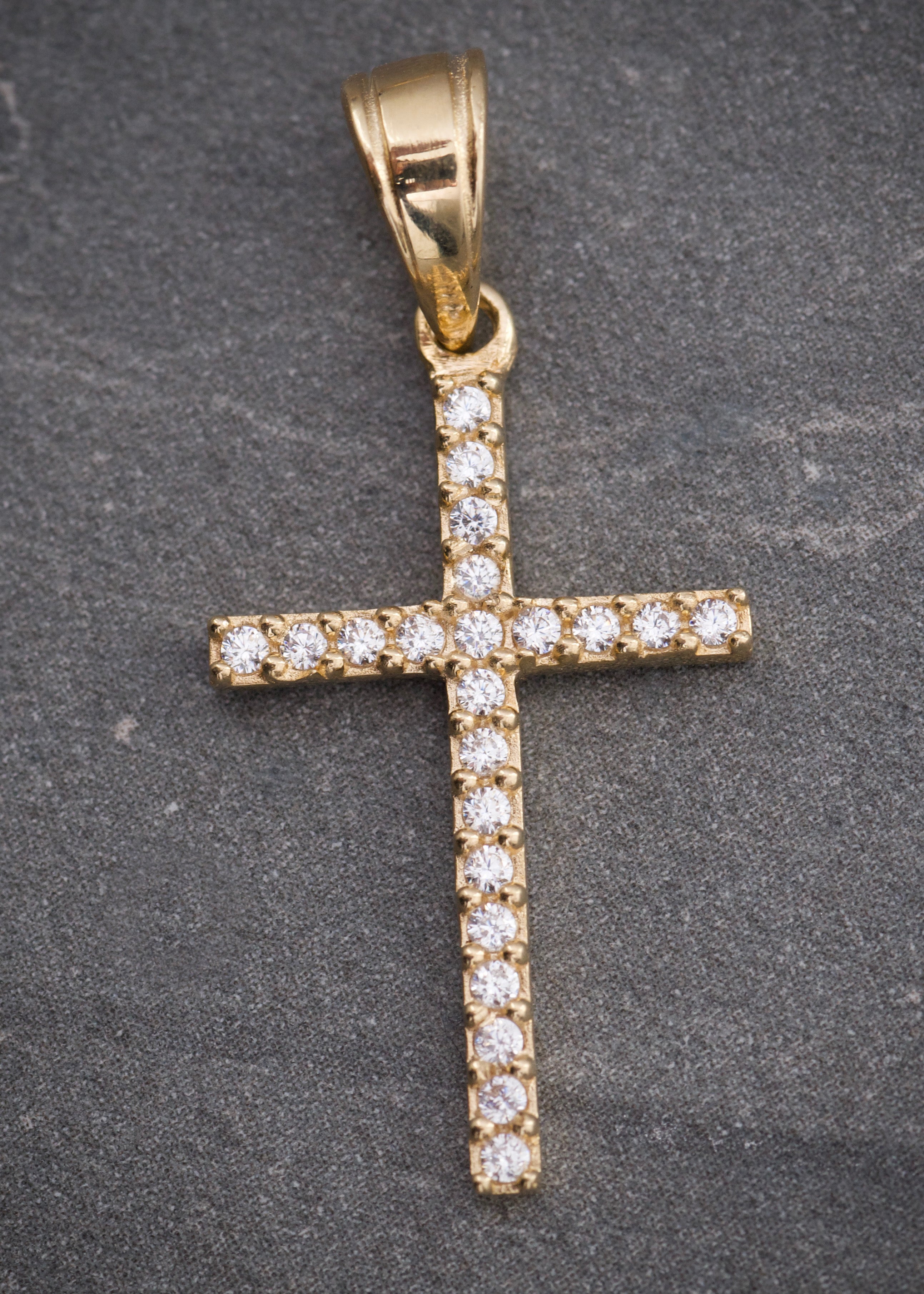 Dije cruz con swarovski blanco 1.35gr / Largo 3cm / Oro Amarillo Nac B