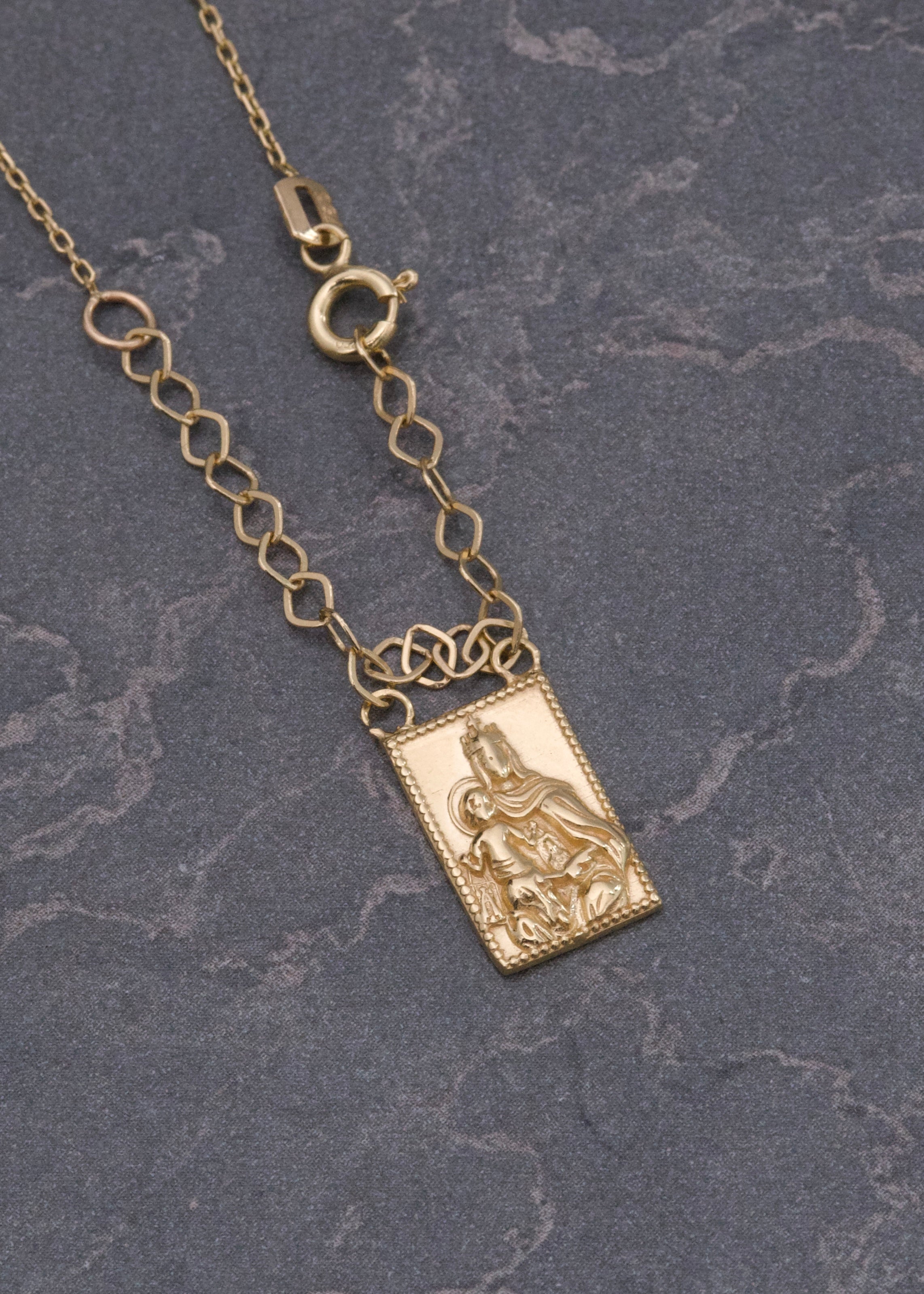 Cadena Escapulario 4.55gr / 50cm / 1mm — Oro Amarillo