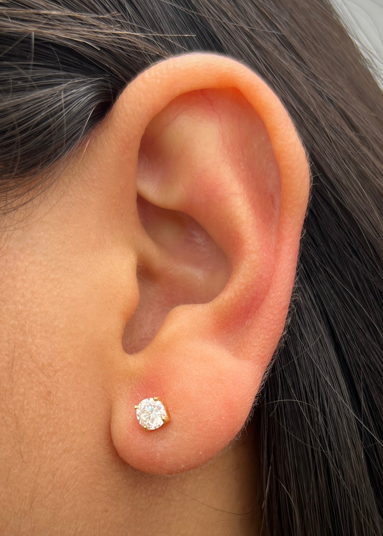 Topos con 66pts de Moissanita 0.75gr / 0.4cm / 4.5mm — Oro Amarillo
