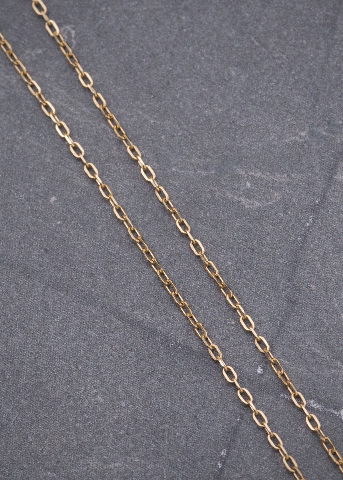 Cadena Aro Seguido 1.35gr / 45cm / 1.1mm — Oro Amarillo