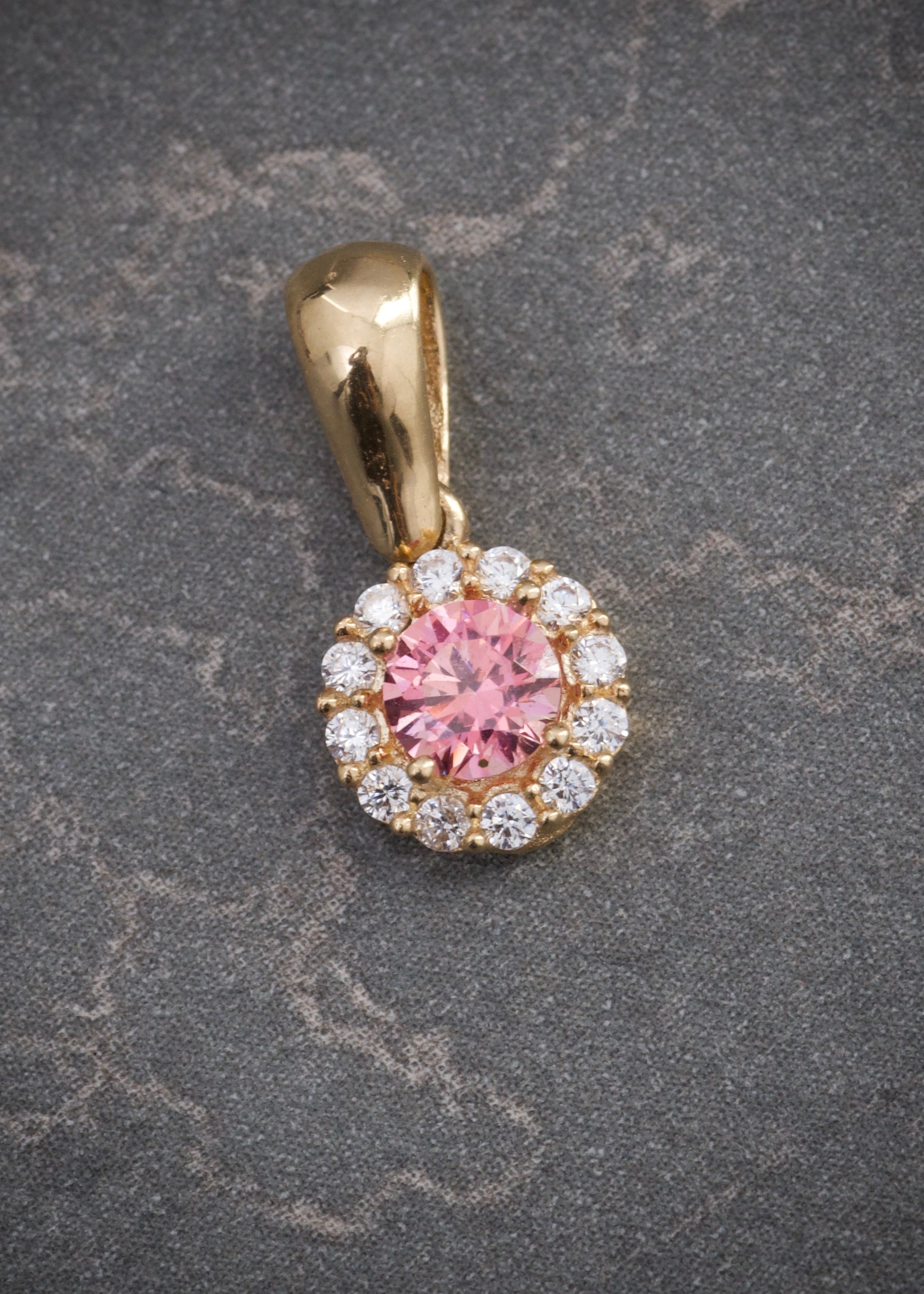 Dije flor con swarovski rosado y blanco 1.9gr / Largo 1.7cm / Oro Amarillo Nac M