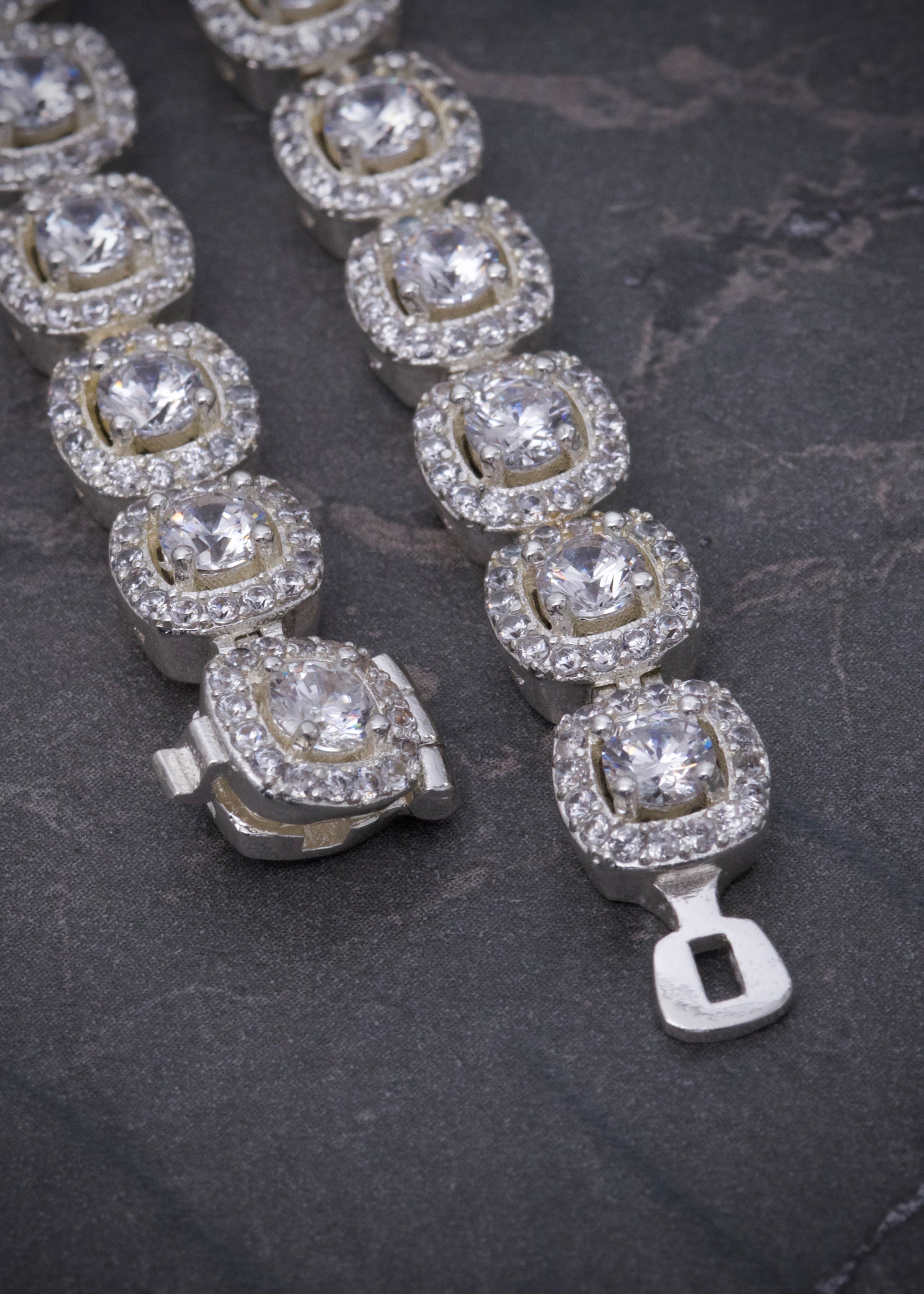 Cadena tenis con swarovski blanco 48.2gr / Largo 40cm / Plata M