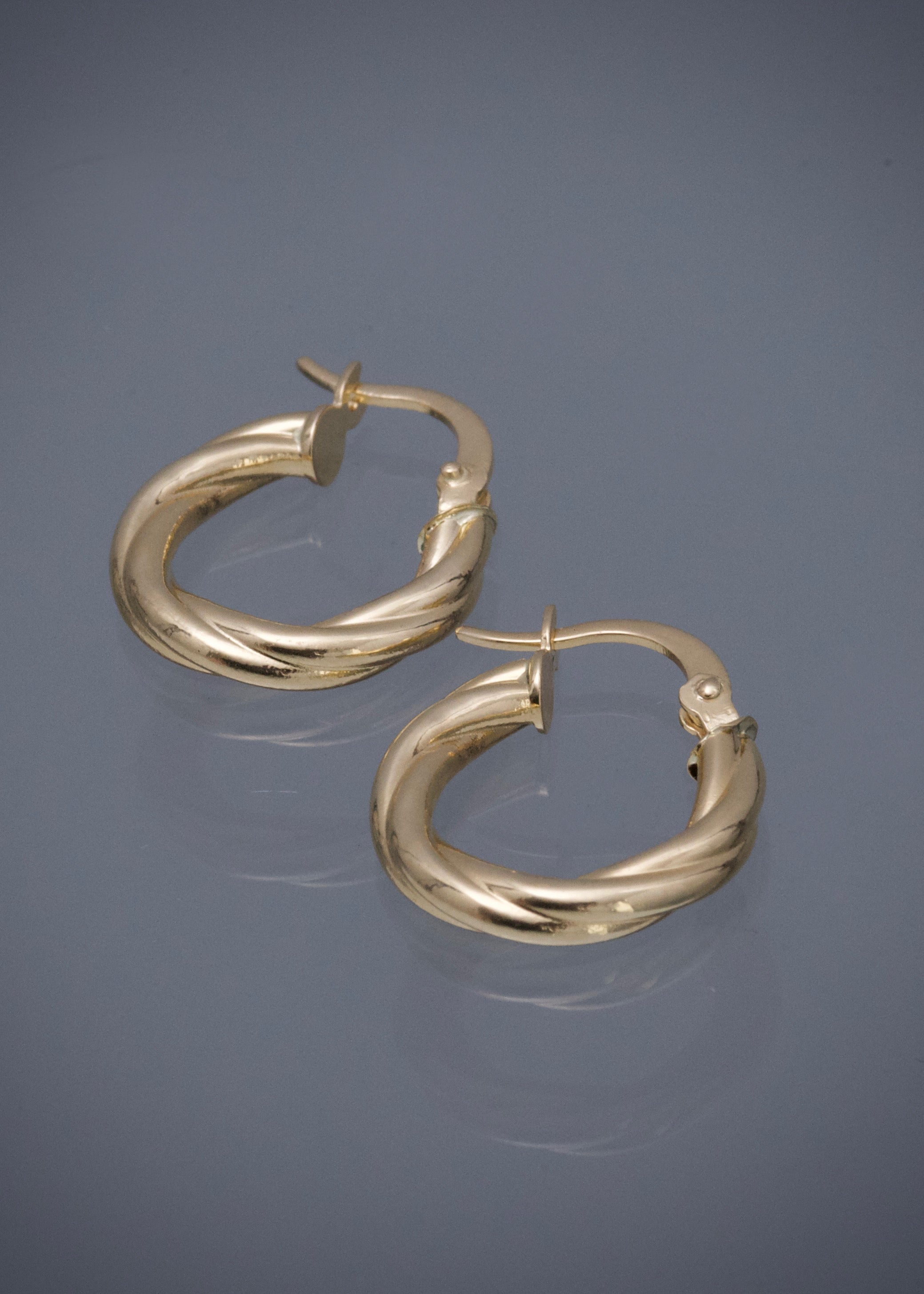 Candongas semi entorchadas 1.7gr / Largo 1.7cm — Oro Amarillo