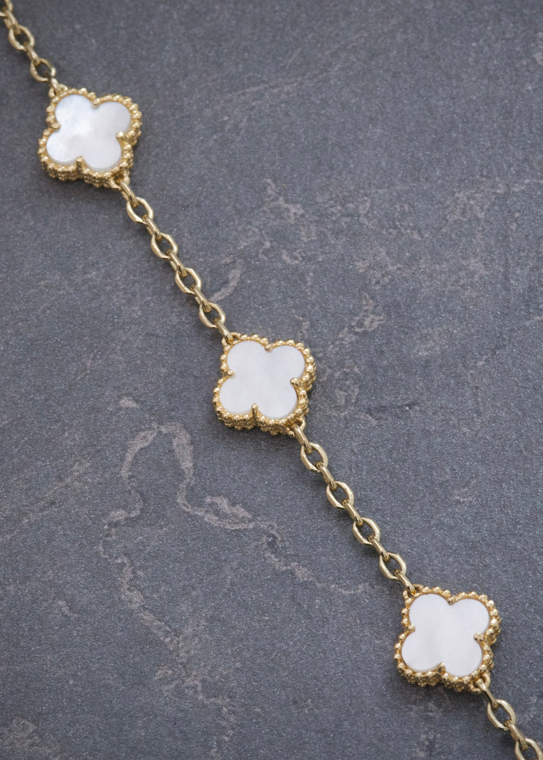 Pulso Lucky Clover Piedra Blanca 5.9gr / 17cm / 9mm — Oro Amarillo