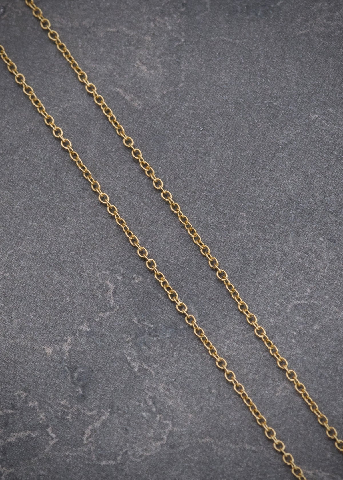 Cadena Aro Seguido 1.35gr / 45cm / 1mm — Oro Amarillo