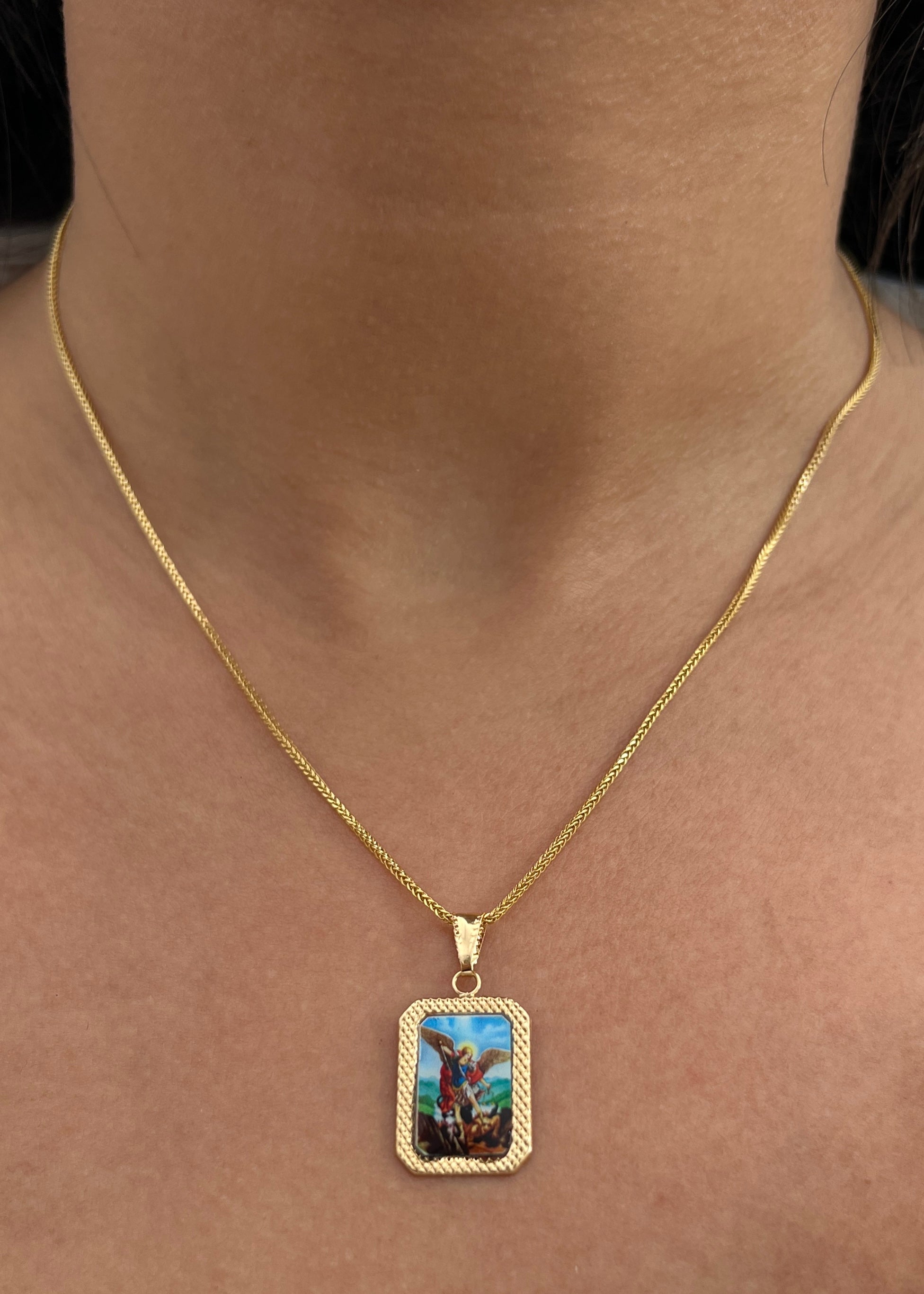 Placa Diamantada 0.65gr / 2.8cm / 14.2mm — Oro Amarillo