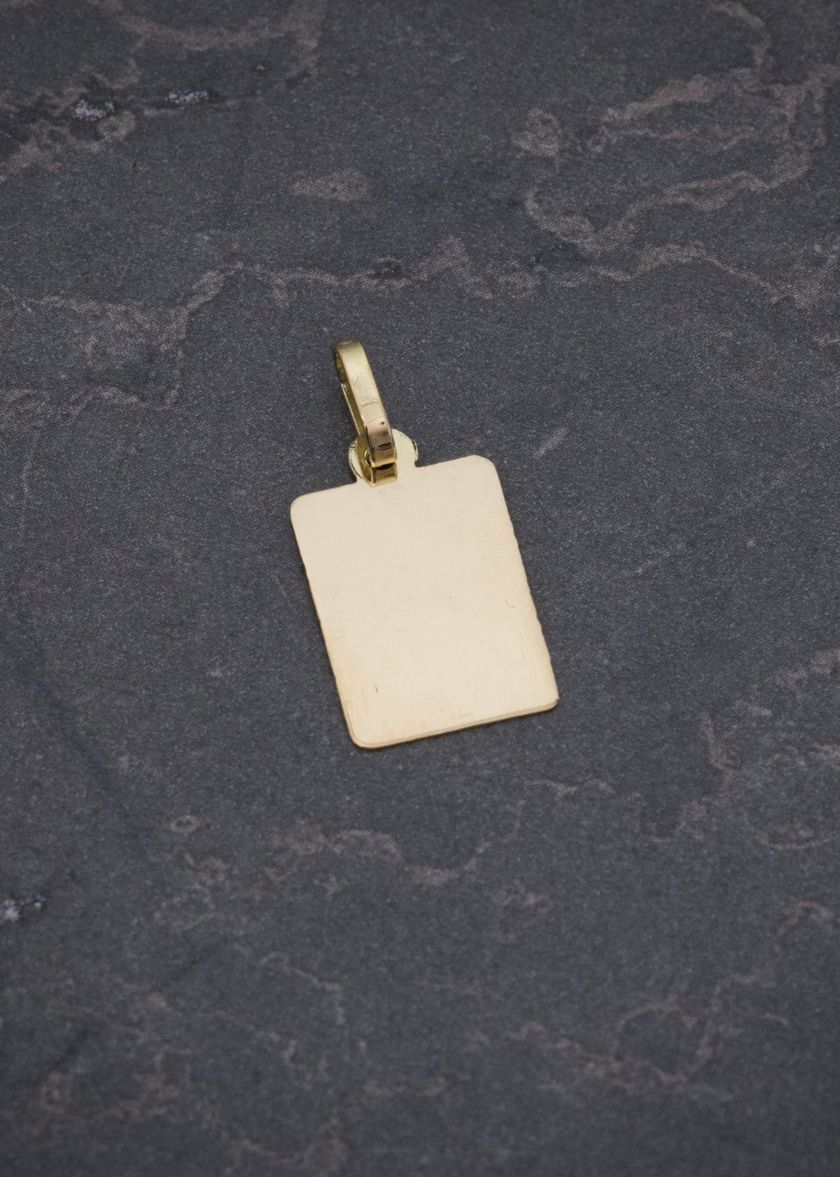 Dije Placa Lisa 0.9gr / 2.1cm / 10.5mm — Oro Amarillo