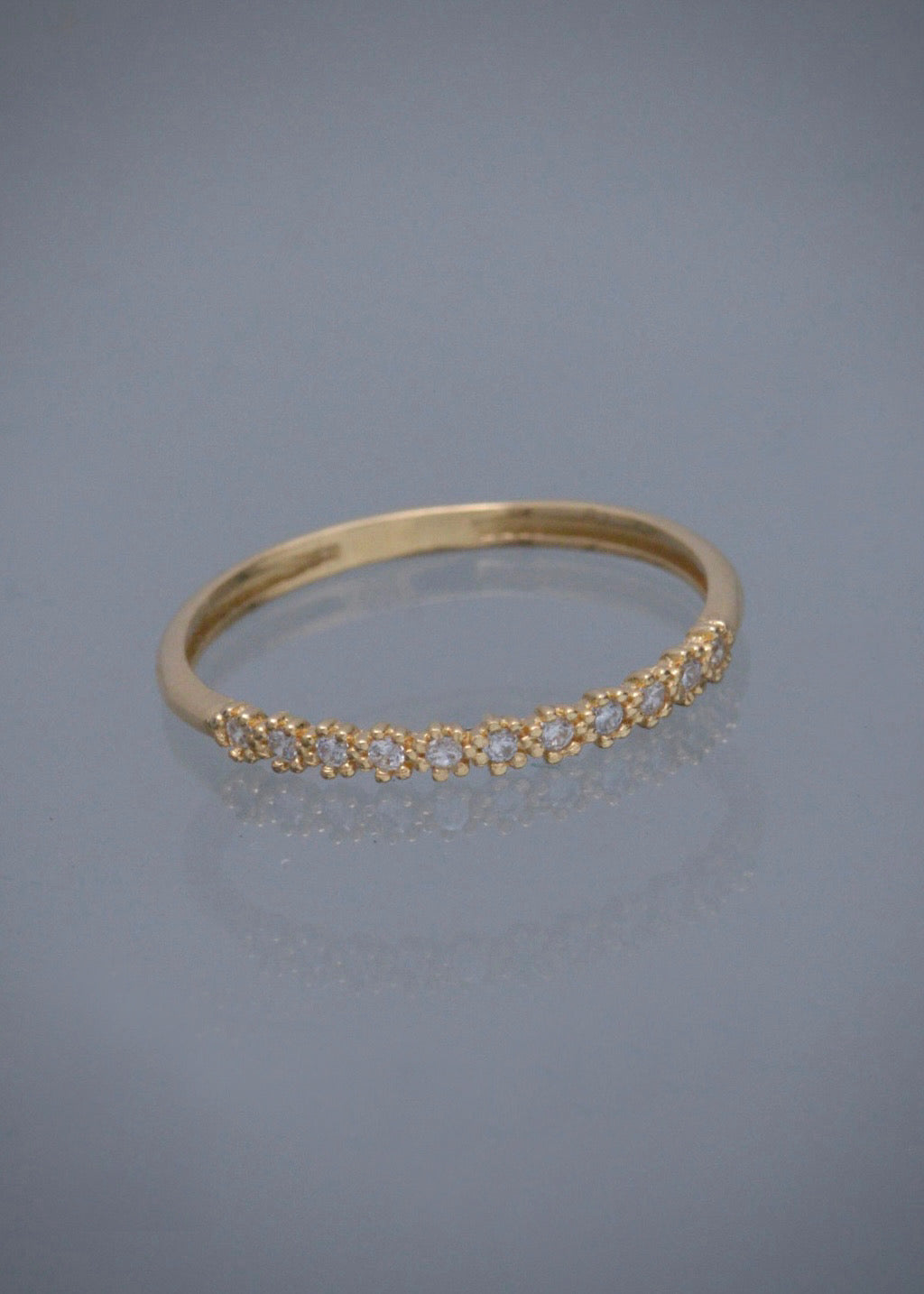 Anillo con Swarovski Blanco 1.05gr / Talla 6 3/4 — Oro Amarillo