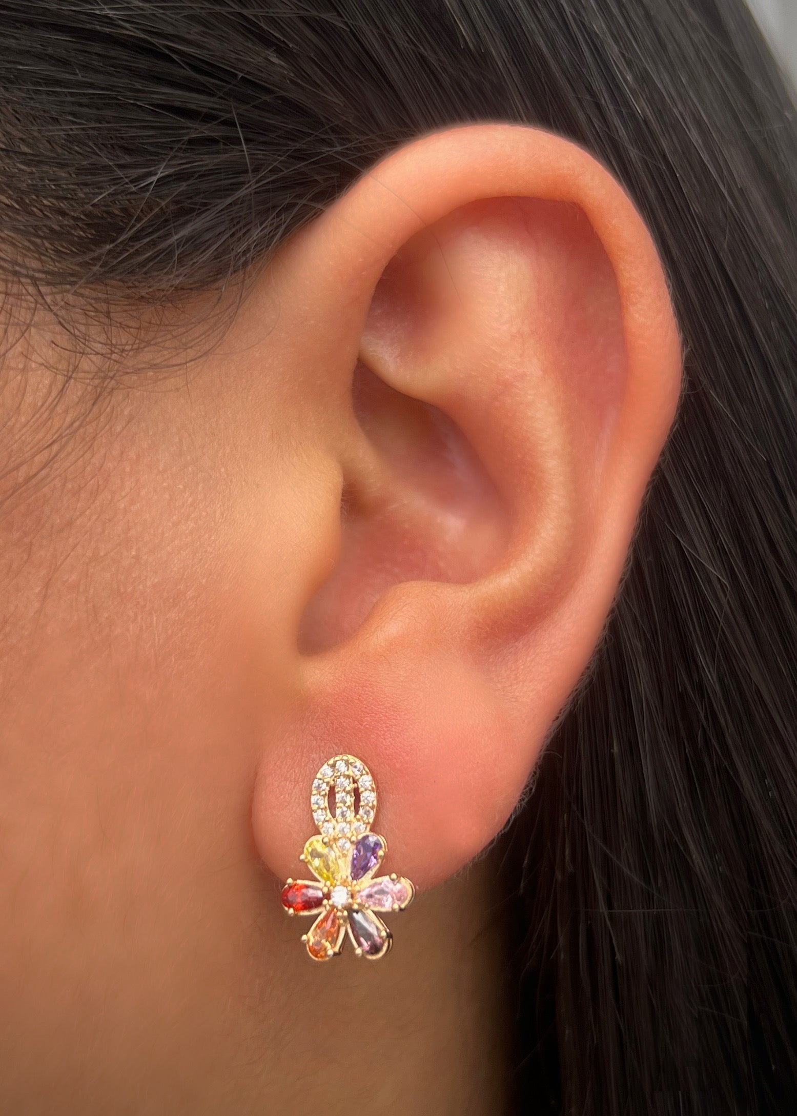 Topos flor con swarovski multicolor 2.85gr / Largo 1.5cm / Oro Amarillo Nac P