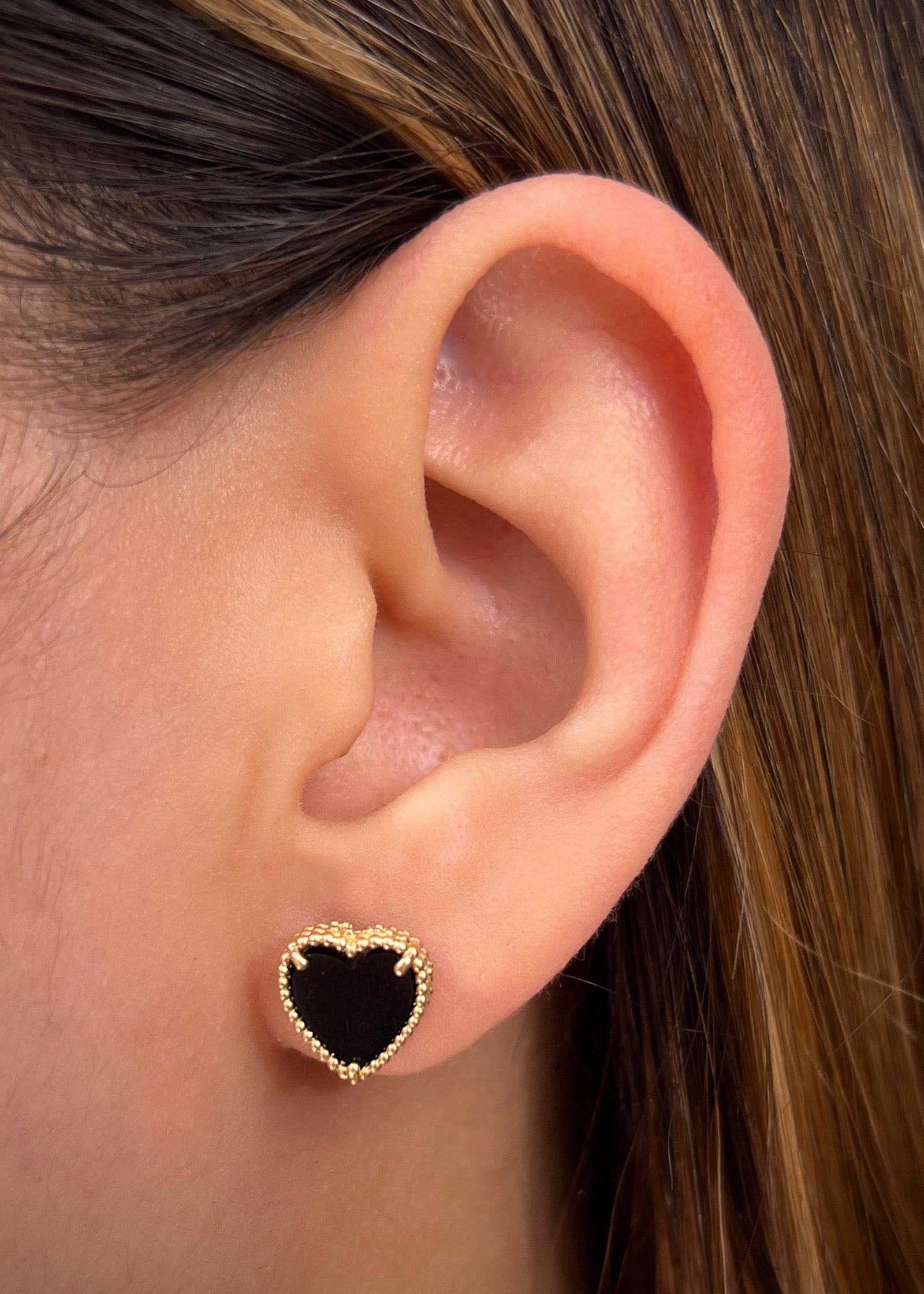 Topos corazon negro 3.1gr / Largo 1cm / Oro Amarillo Nac M