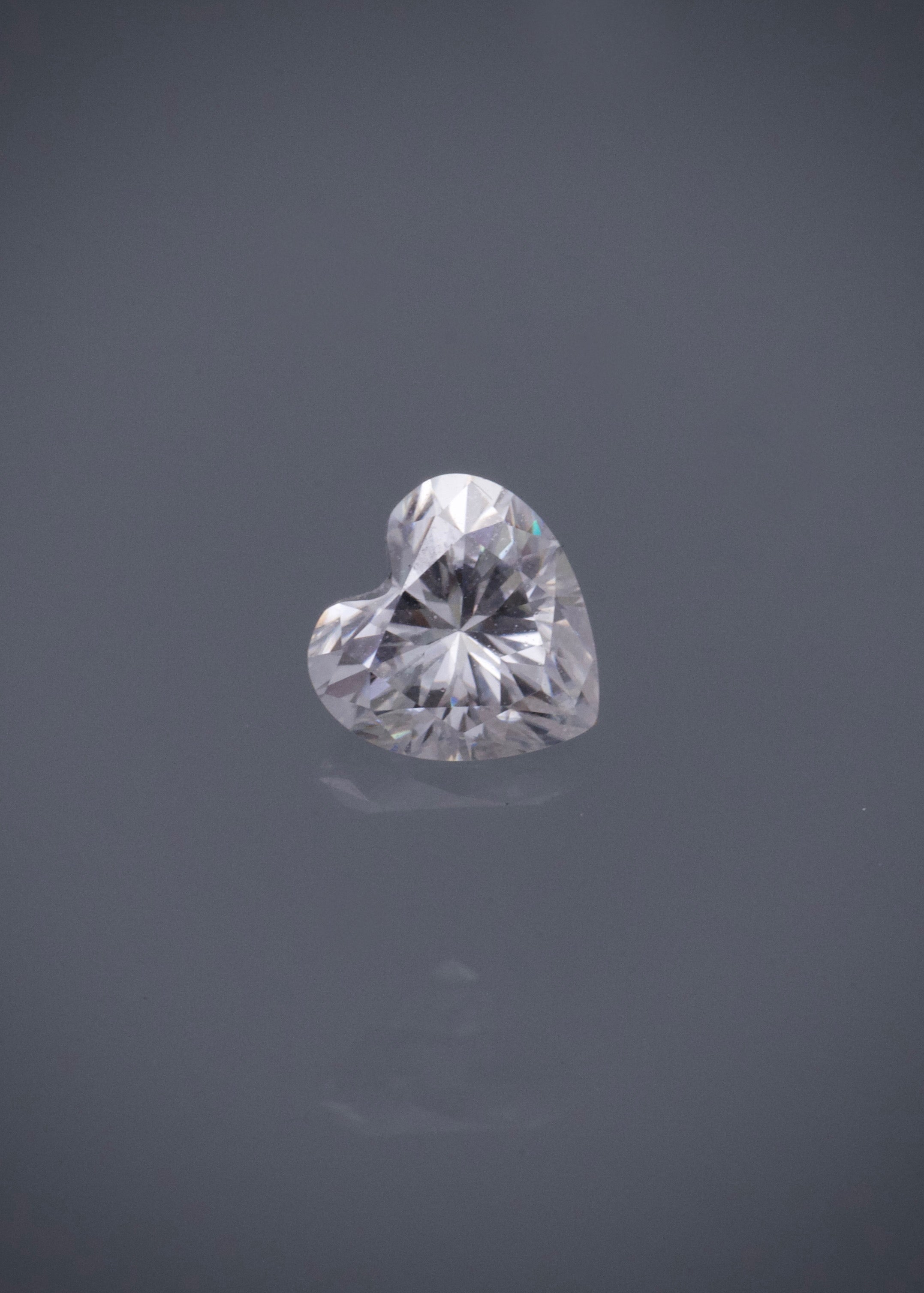 Moissanitas de corazon blanca con 45pts Largo 0.5cm / (Joya) B