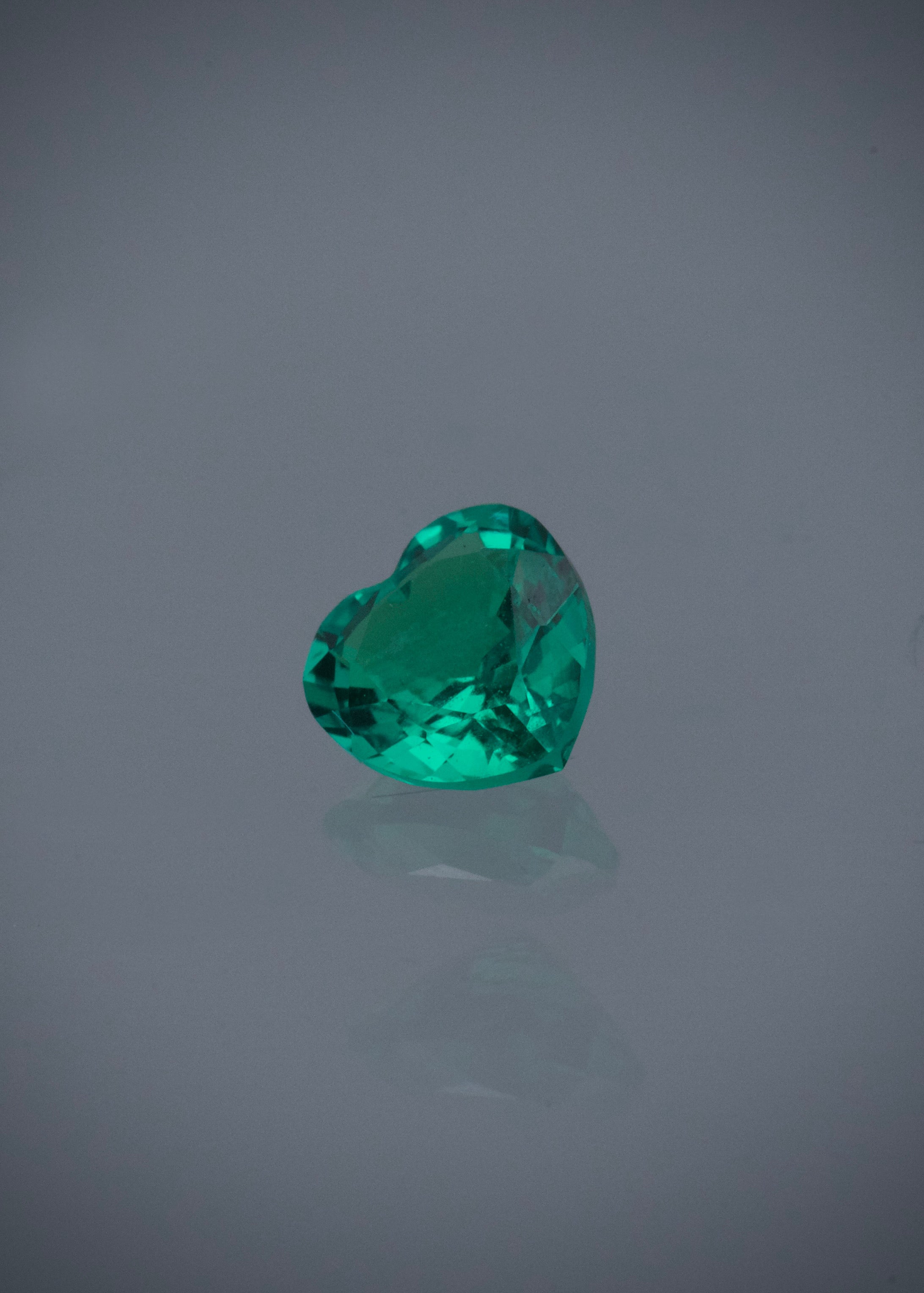 Moissanitas de corazon verde con 121pts Largo 0.7cm / (Joya) B