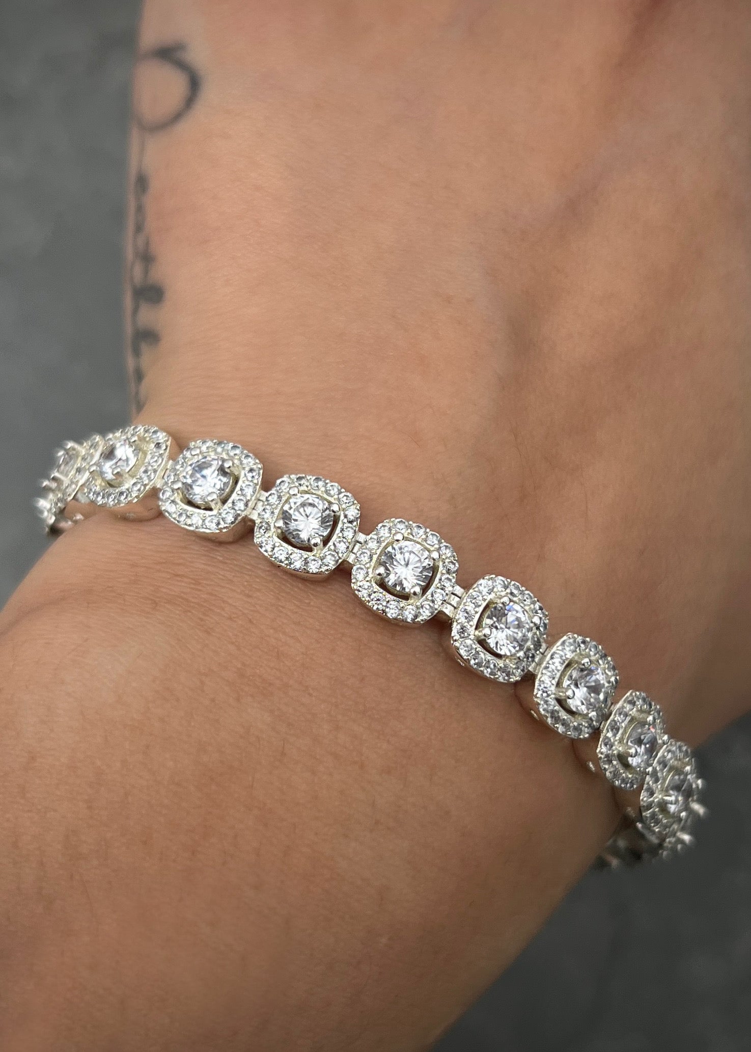 Pulso tenis con swarovski blanco 22.8gr / Largo 18cm / Plata B