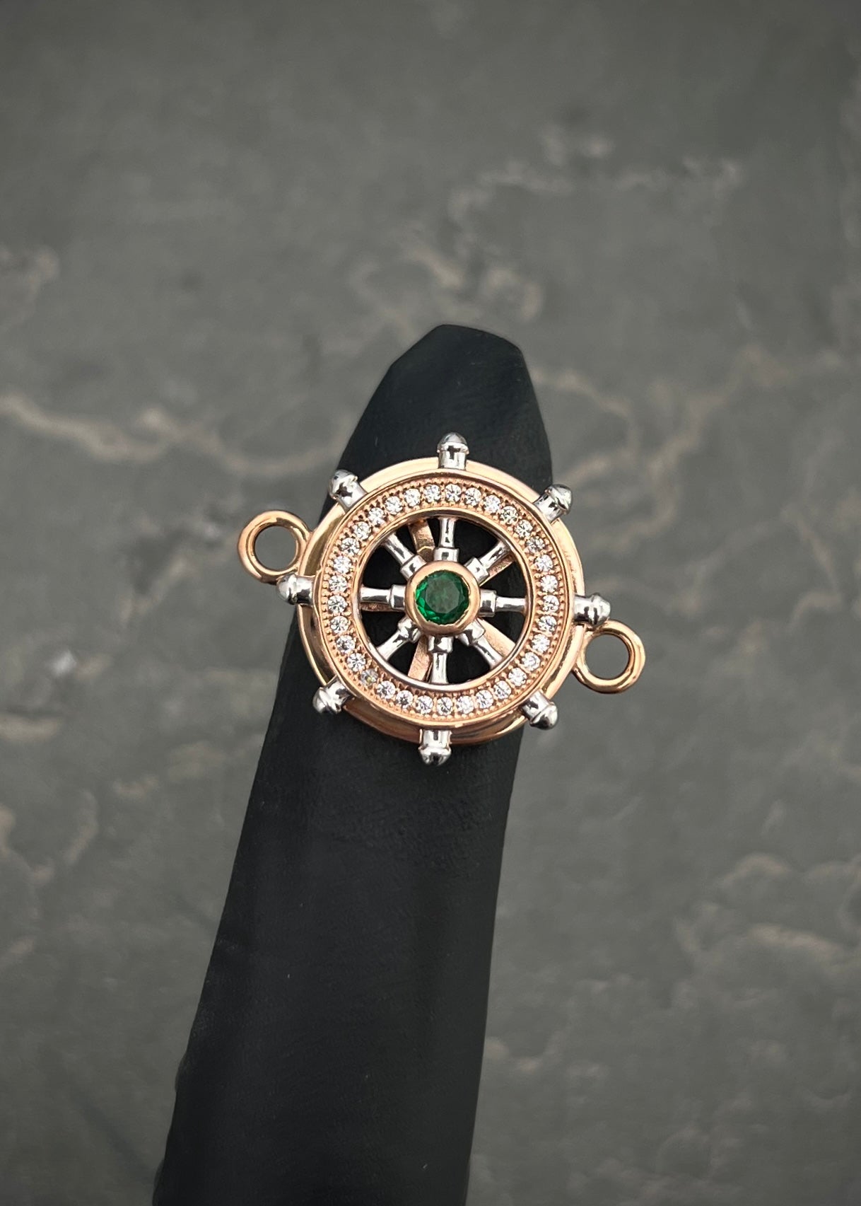 Herraje timon con swarovski blanco y verde 3.65gr / Largo 2.4cm / Oro Rosado Nac B