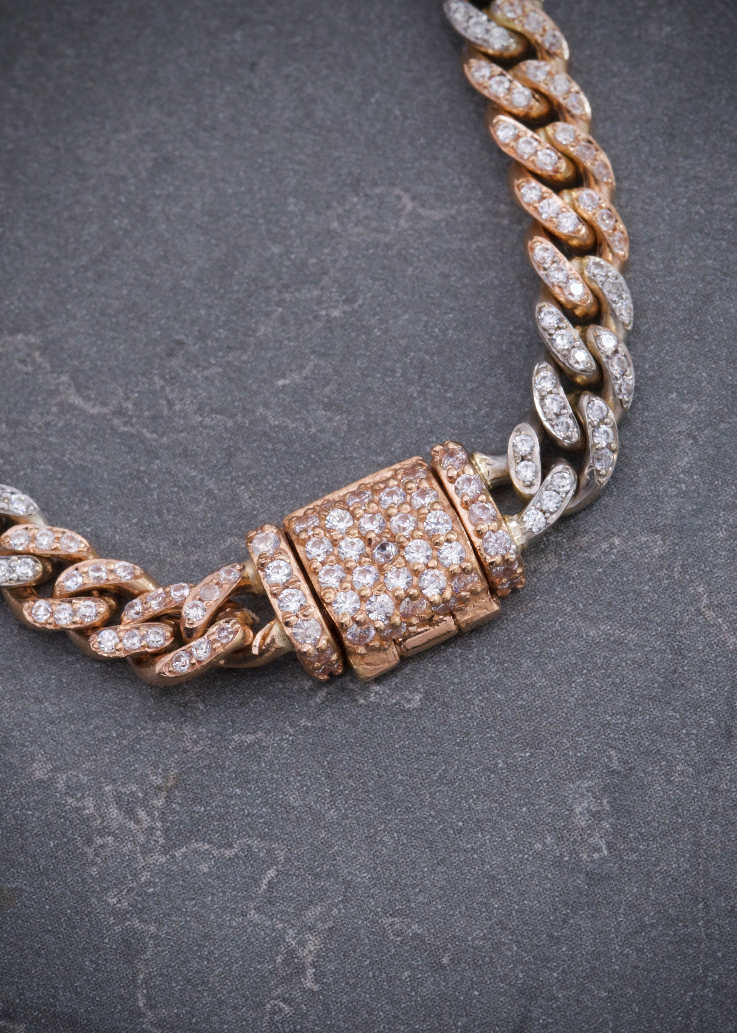 Cadena cubana con swarovski blanco 40.45gr / Largo 50cm / Dos Oros Nac M