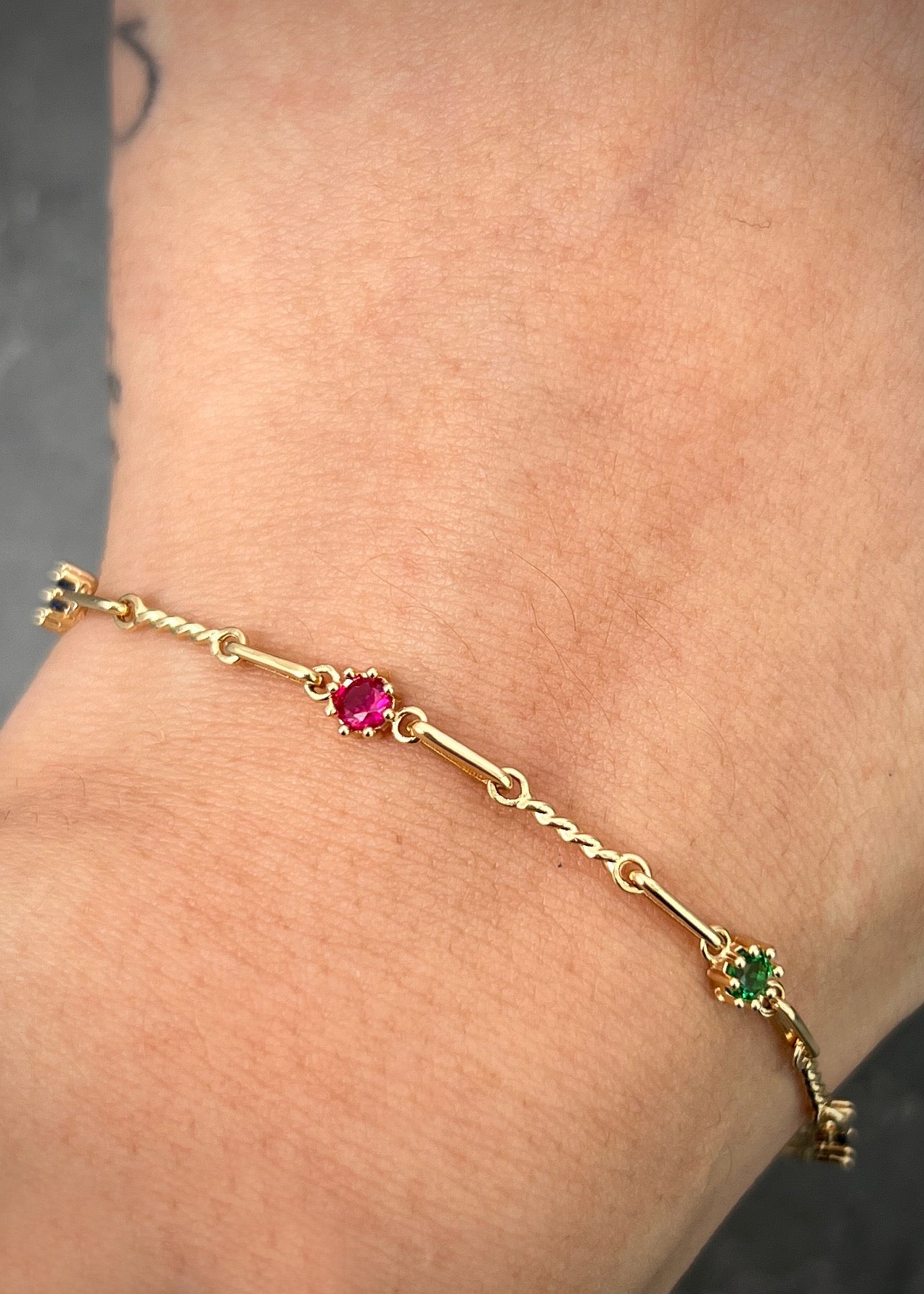 Pulso mini rustico con swarovski 3.8gr / Largo 18cm / Oro Amarillo Nac*