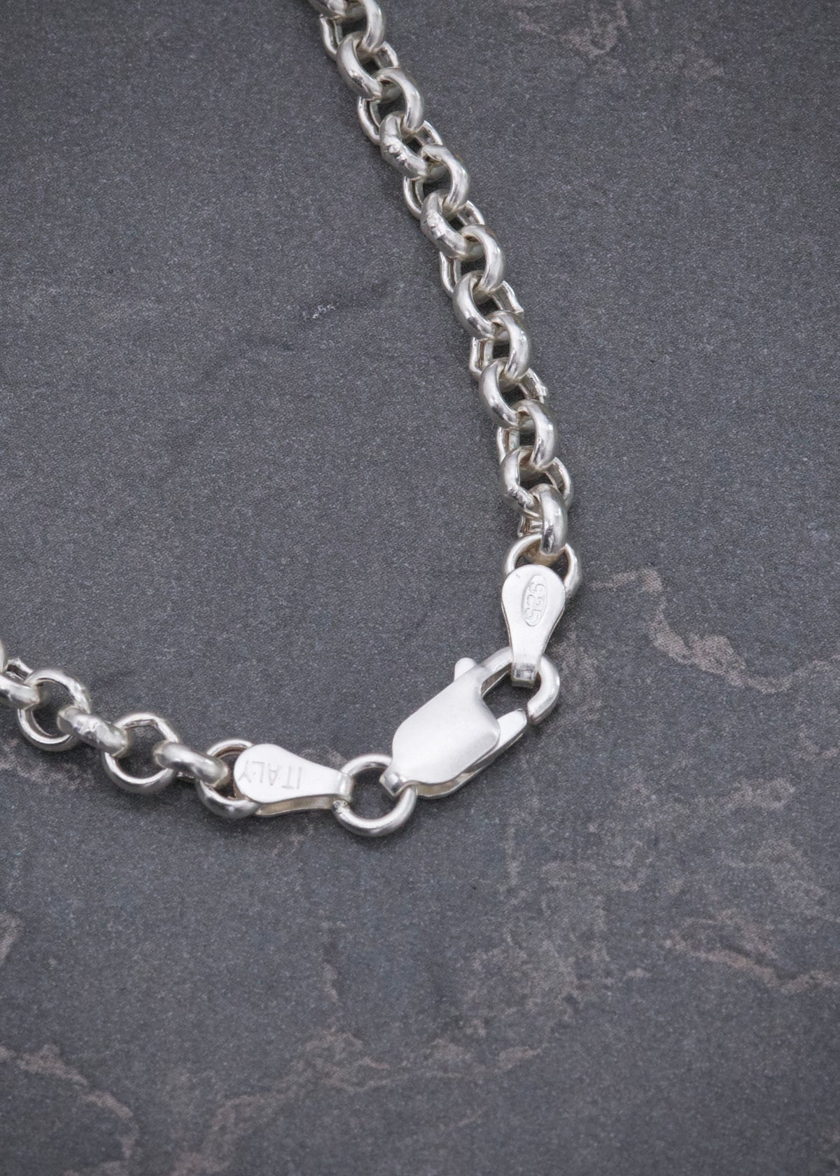Cadena Lucky Clover Diamantada y Piedra Verde 14.3gr / 50cm / 13.8mm — Plata 925