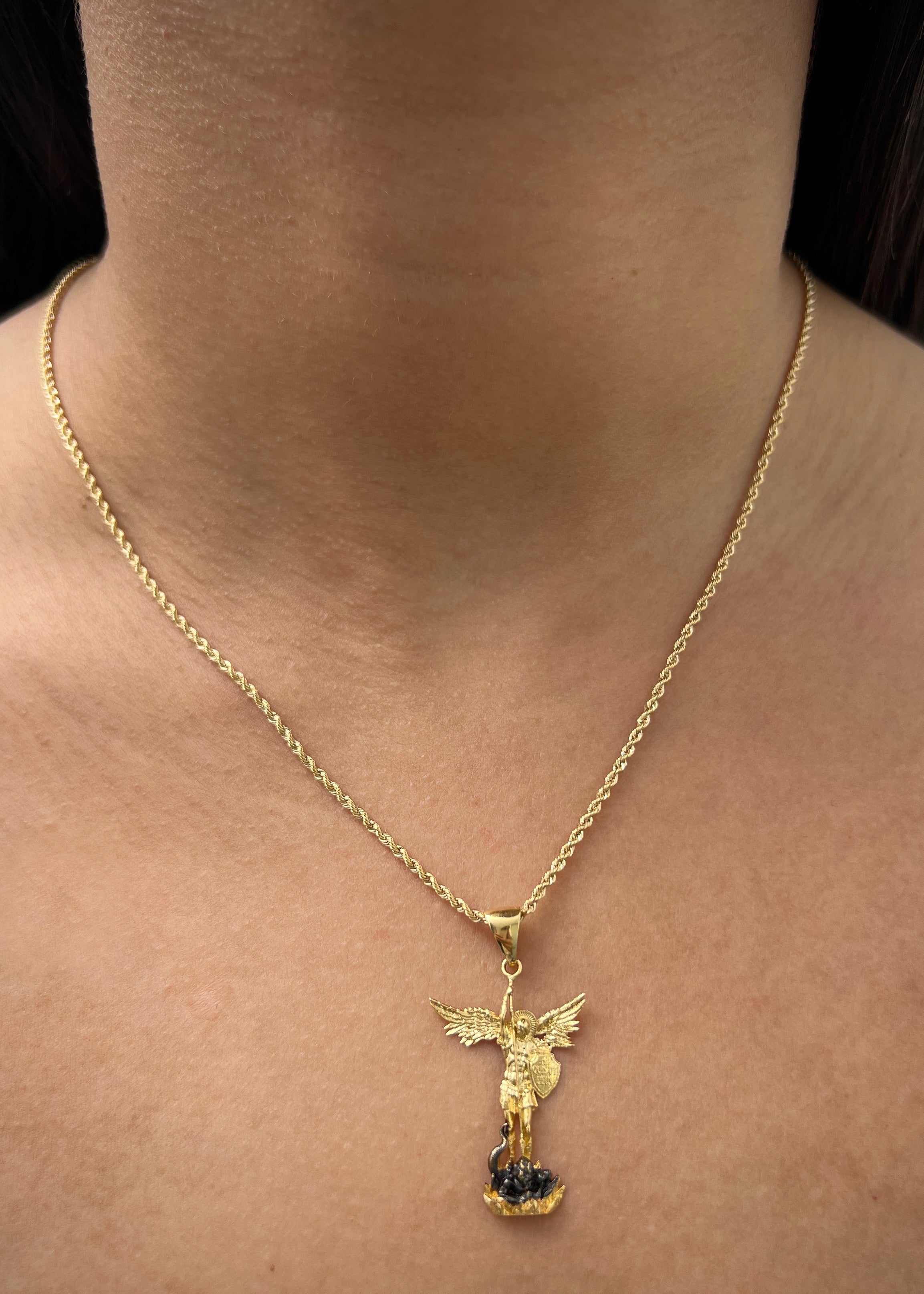 Dije Arcangel San Miguel 3gr / Largo 3,7cm / Oro Amarillo Nac B