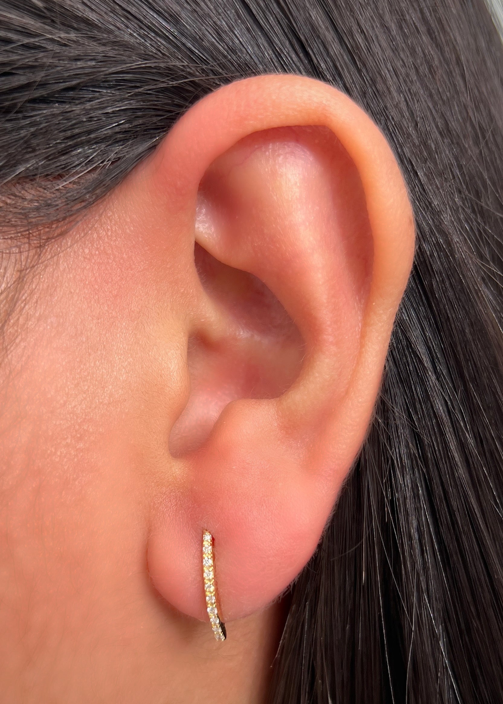 Piercing con 5pts de diamantes 0.5gr / Largo 1.5cm / Oro Amarillo (Joya) B