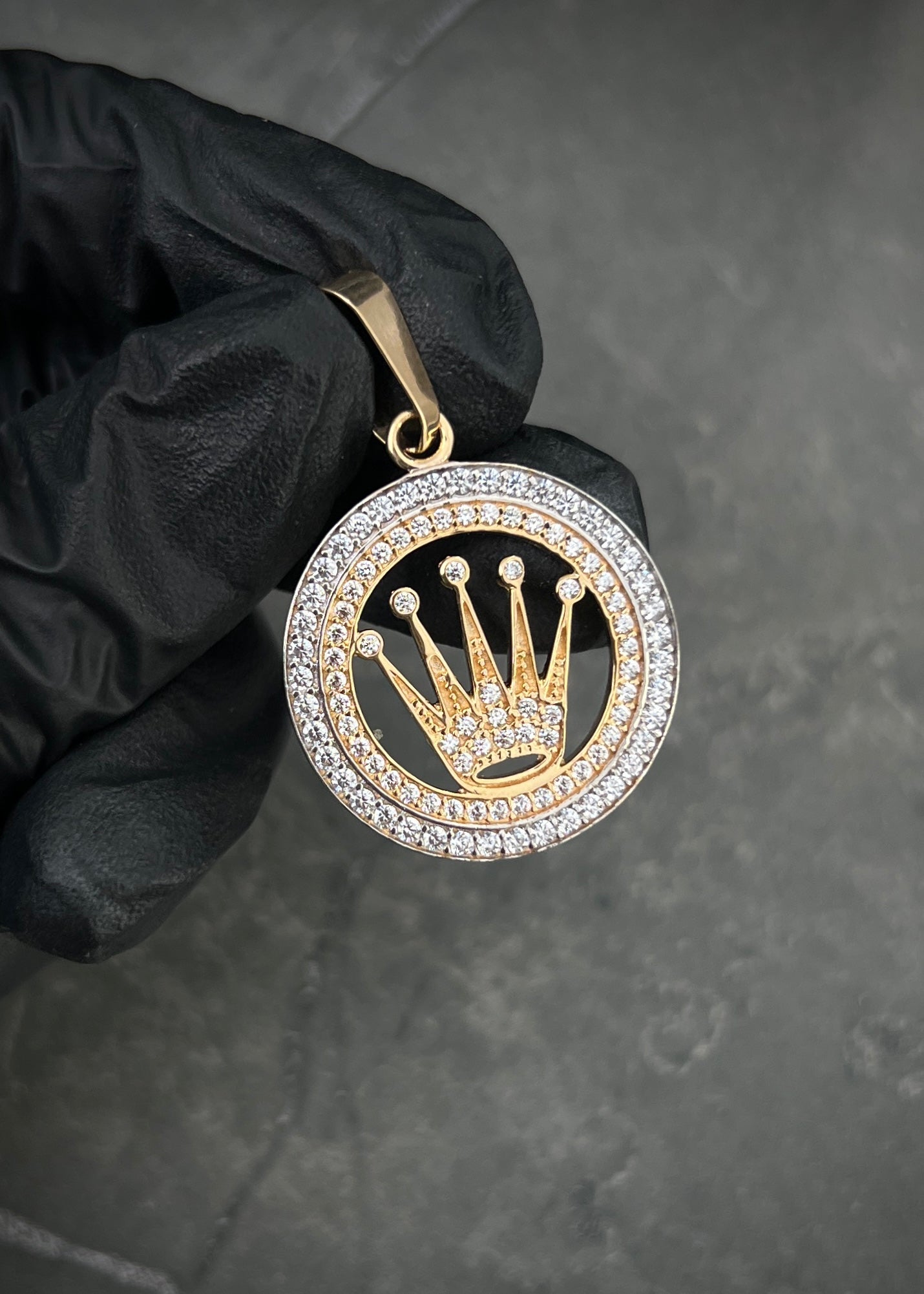 Dije rx con swarovski blanco 5.2gr / Largo 3.7cm / Oro Amarillo Nac P