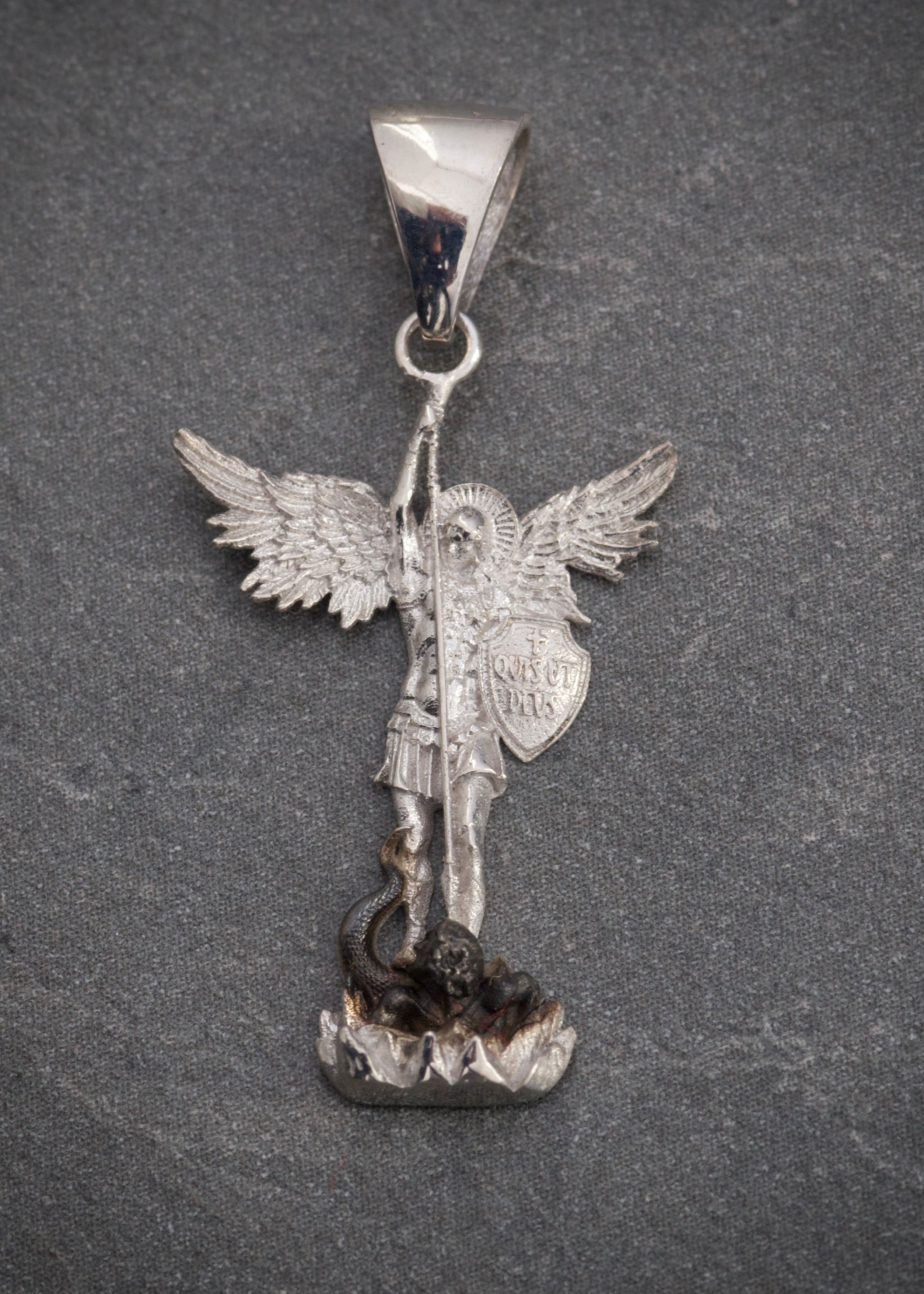 Dije arcangel san miguel 2gr / Largo 3.1cm / Oro Blanco Nac P
